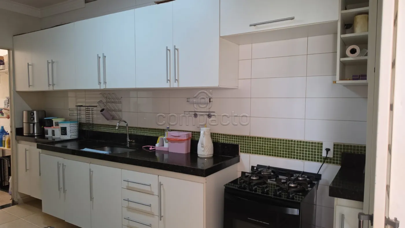 Alugar Casa / Padr&atilde;o em S&atilde;o Jos&eacute; do Rio Preto R$ 4.700,00 - Foto 18