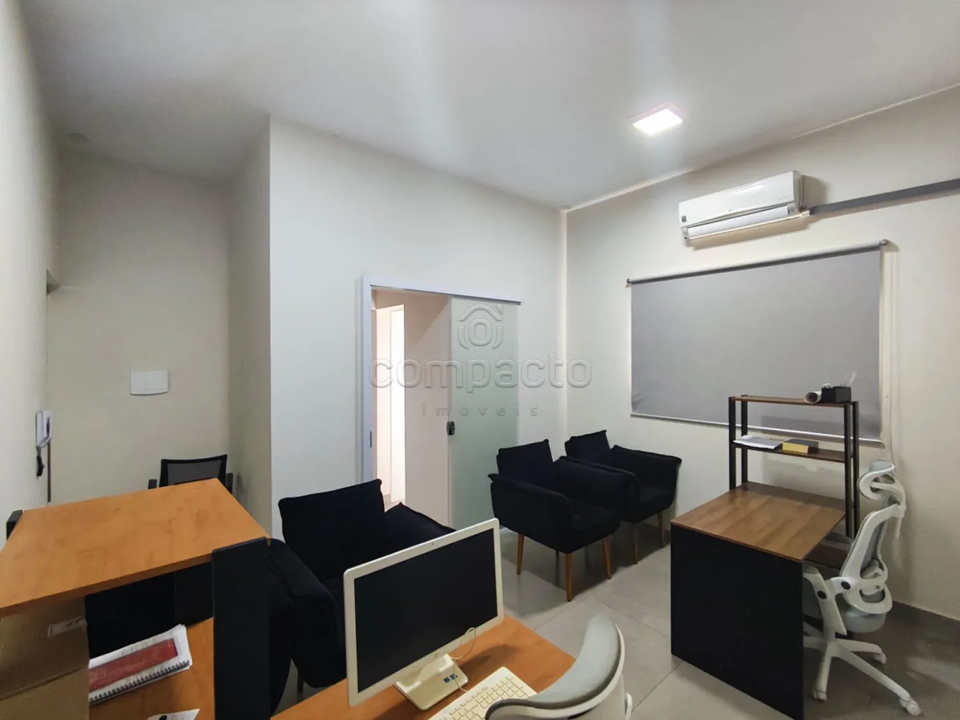 Salas Comerciais Interligadas | 50m² | Copa | Lavabo | Ar-Condicionado