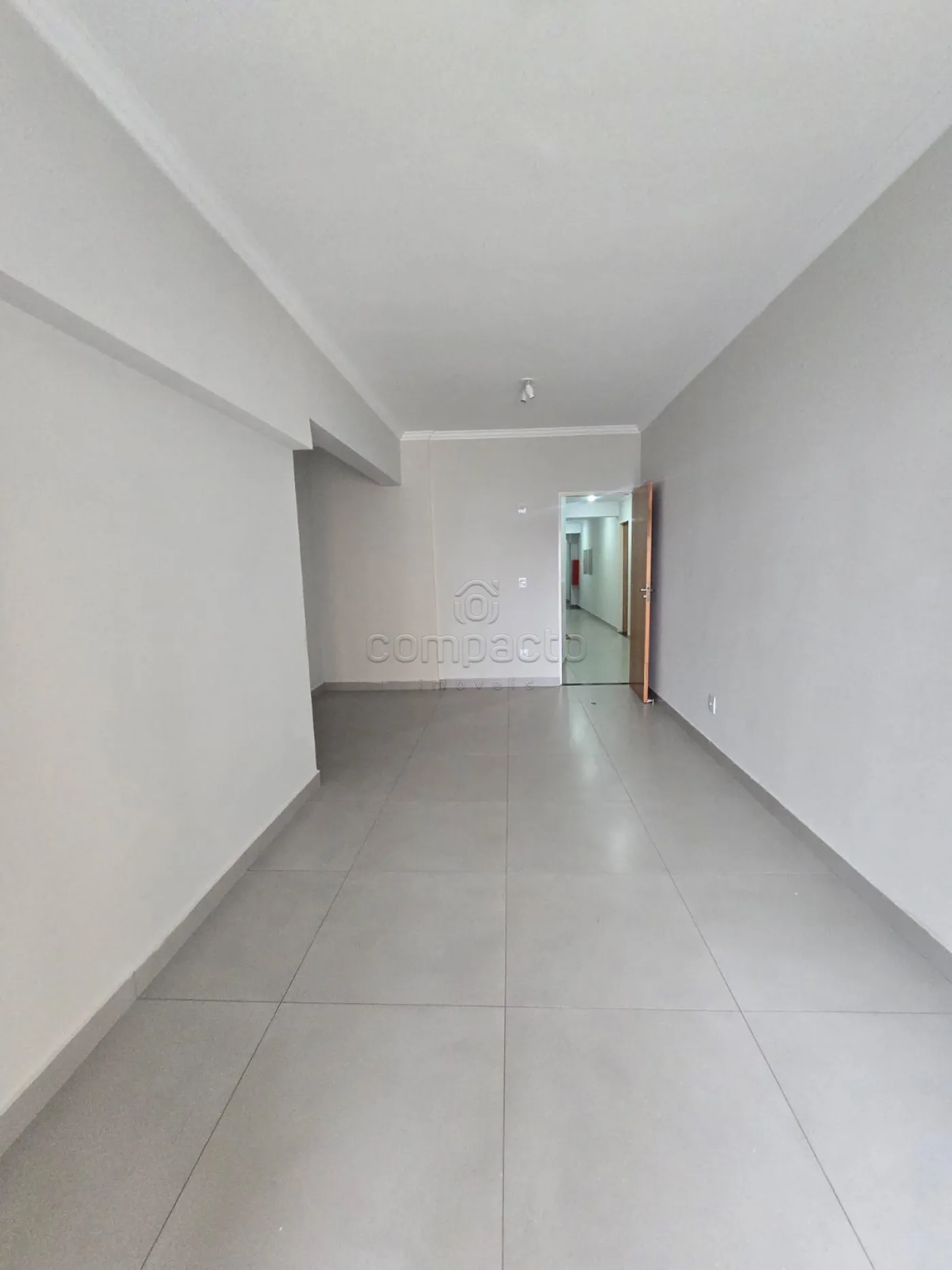 Apartamento 2 Dormitórios (1 Suíte) | 68m² | 2 Vagas | Face Sombra