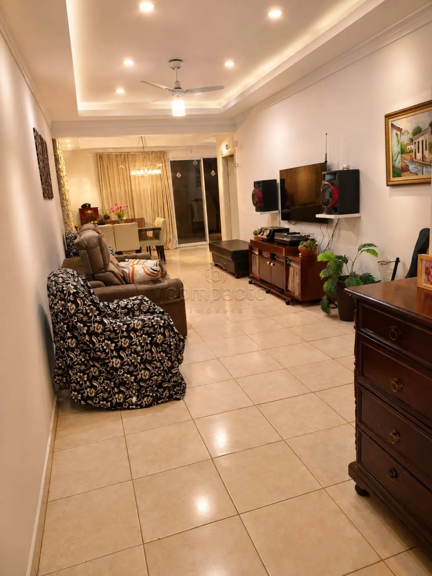 Casa com 3 Dormitórios | 1 Suíte | Escritório | 3 Vagas Cobertas | Excelente Localização