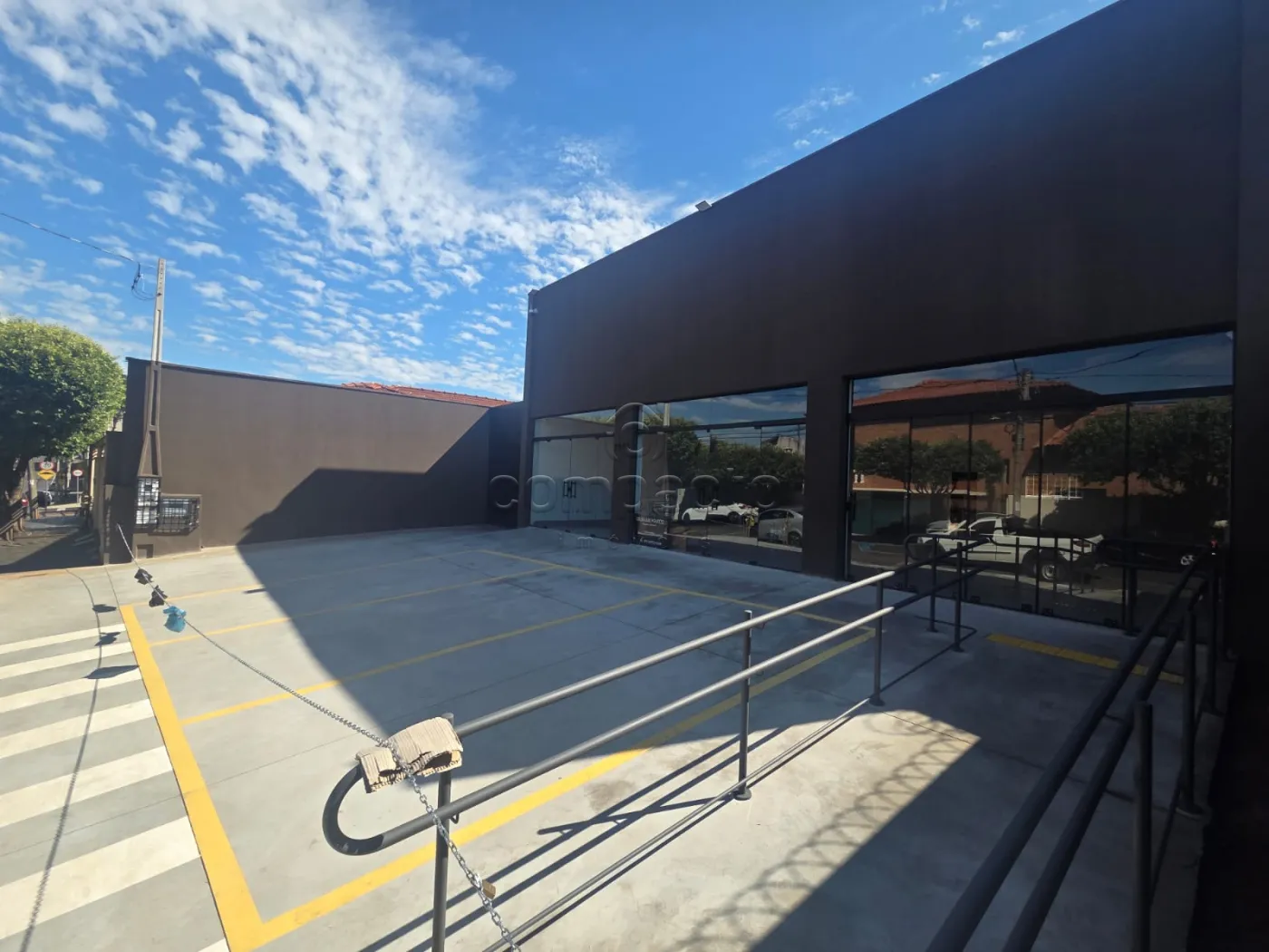Salão Comercial Novo | 3 Vagas | Bairro Santos Dumont