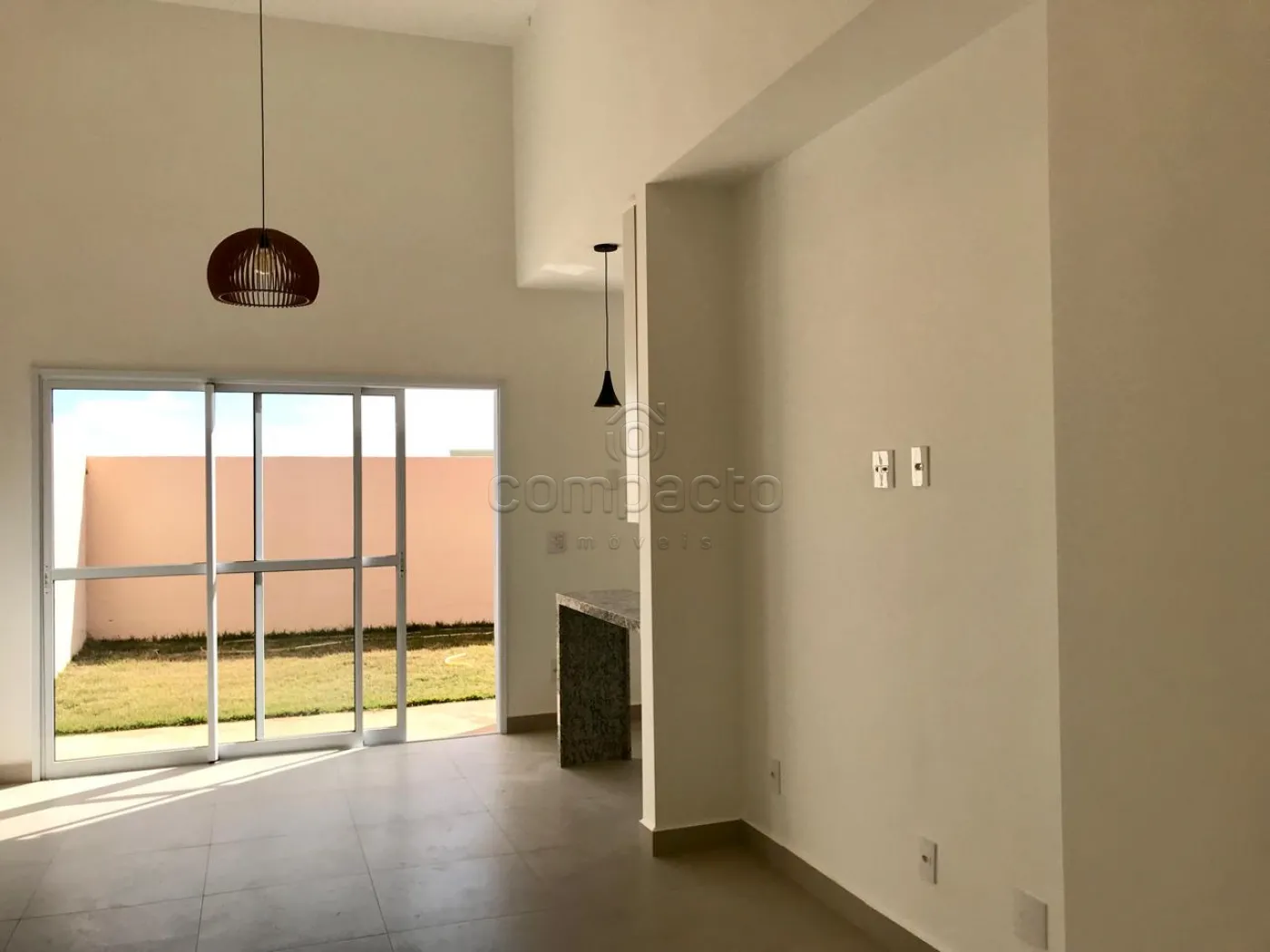 Casa em Condomínio | 2 Suítes | Planejados | Climatizada