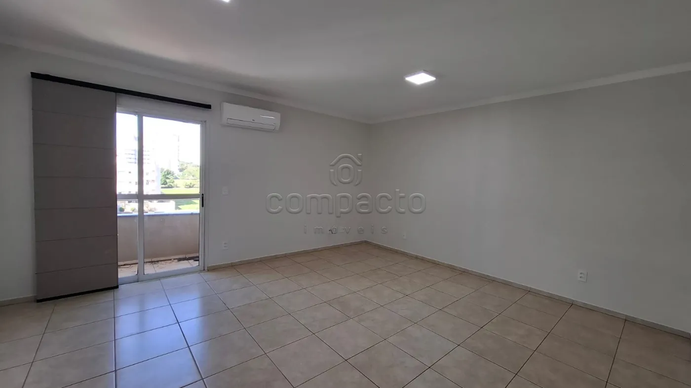 Apartamento | 2 Dormitórios | 1 Suíte | Sacada | Elevador