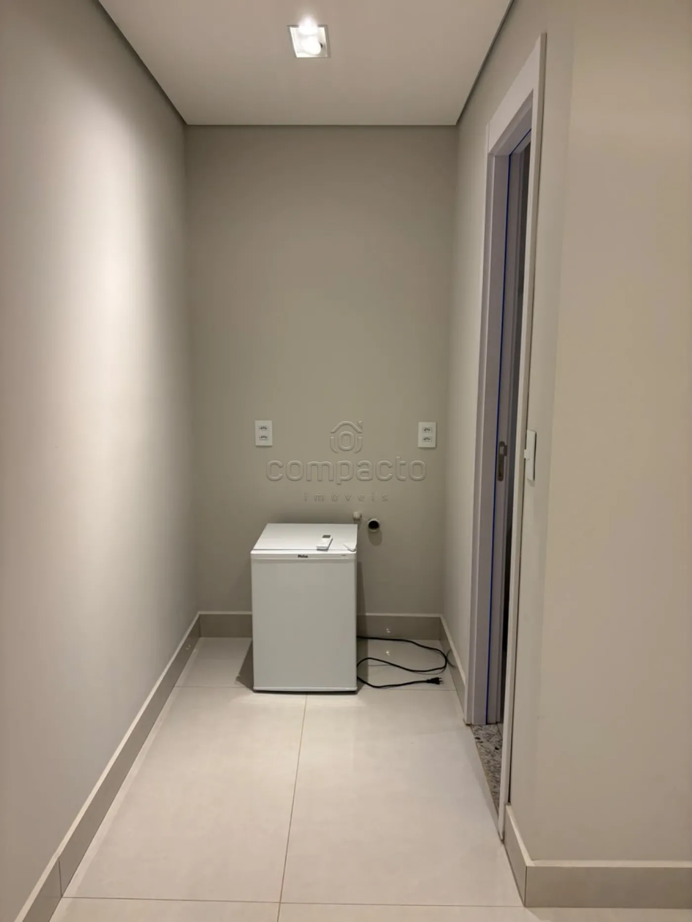 Alugar Comercial / SalaLoja Condom&iacute;nio em S&atilde;o Jos&eacute; do Rio Preto R$ 5.000,00 - Foto 8