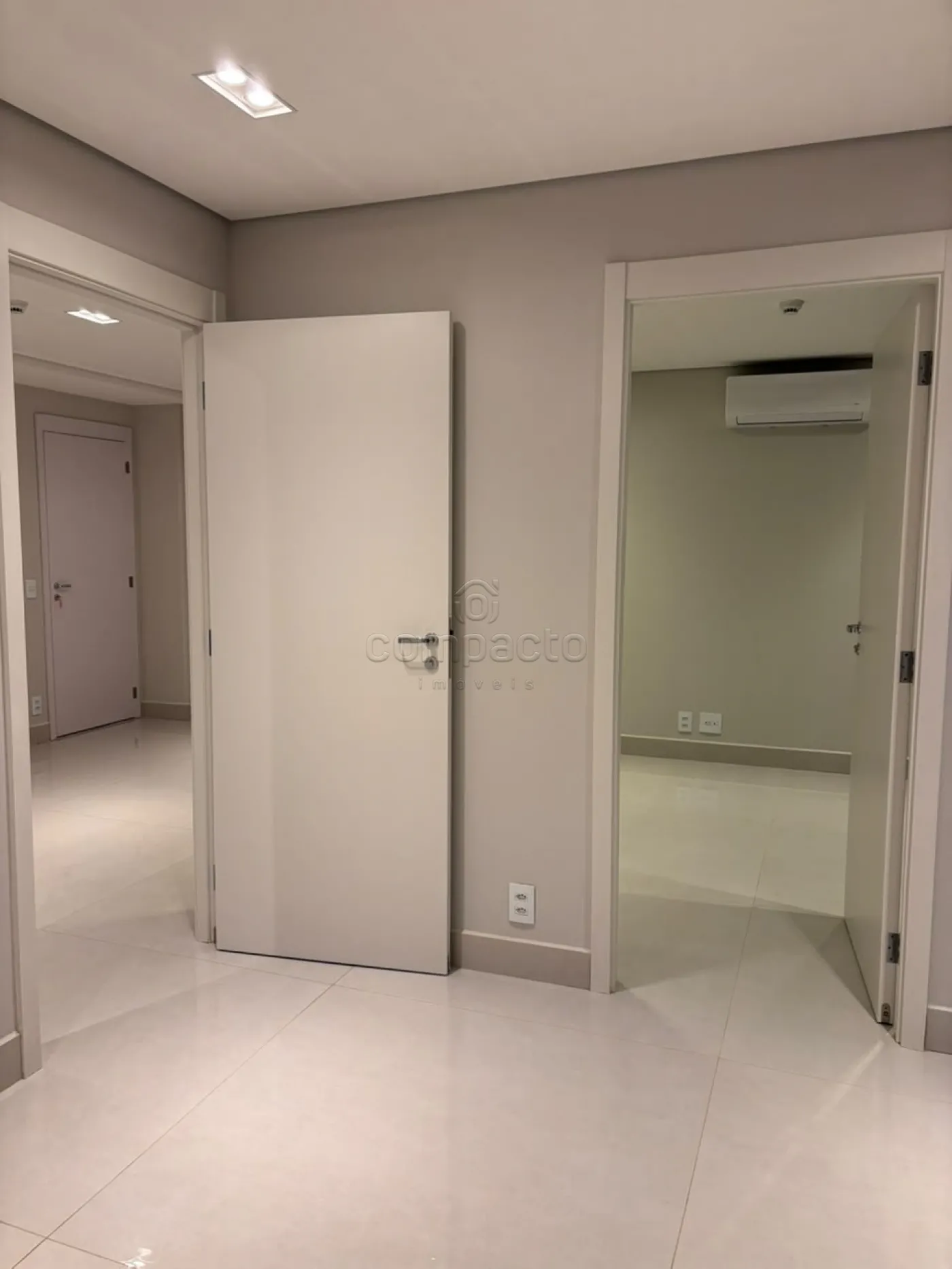 Alugar Comercial / SalaLoja Condom&iacute;nio em S&atilde;o Jos&eacute; do Rio Preto R$ 5.000,00 - Foto 4