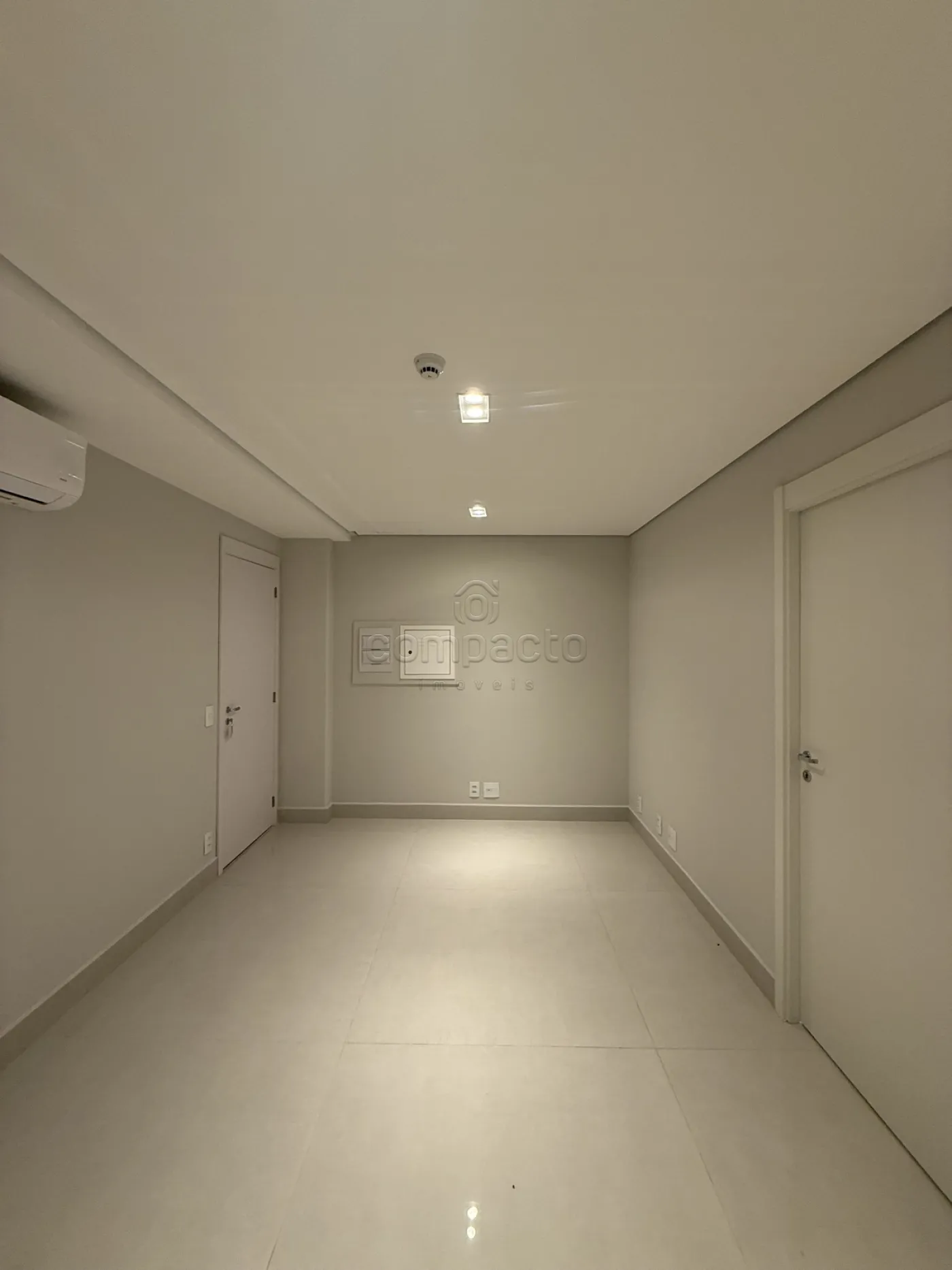 Alugar Comercial / SalaLoja Condom&iacute;nio em S&atilde;o Jos&eacute; do Rio Preto R$ 4.500,00 - Foto 4