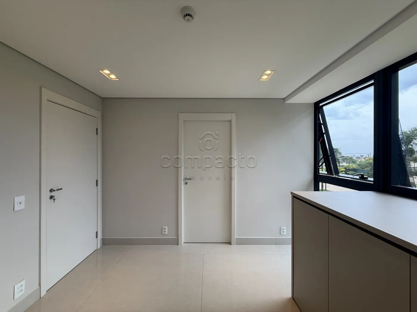 Alugar Comercial / SalaLoja Condom&iacute;nio em S&atilde;o Jos&eacute; do Rio Preto R$ 4.500,00 - Foto 14