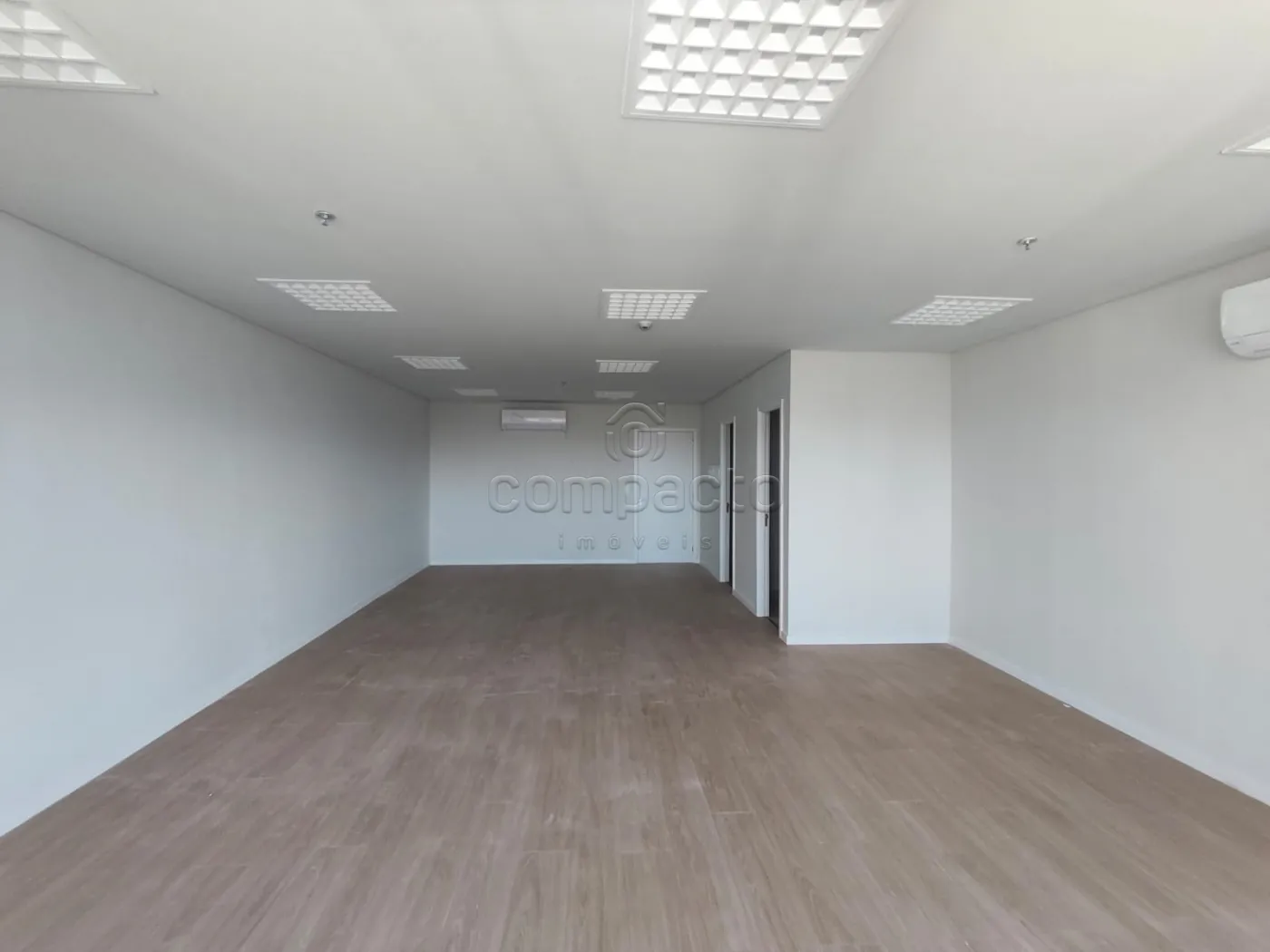 Alugar Comercial / SalaLoja Condom&iacute;nio em S&atilde;o Jos&eacute; do Rio Preto R$ 6.000,00 - Foto 3