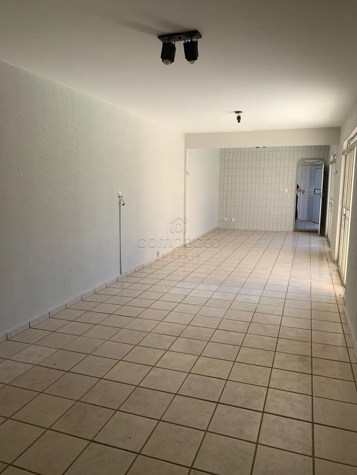 Casa Mista | 3 Suítes | Piscina | 5 Vagas | 300m²