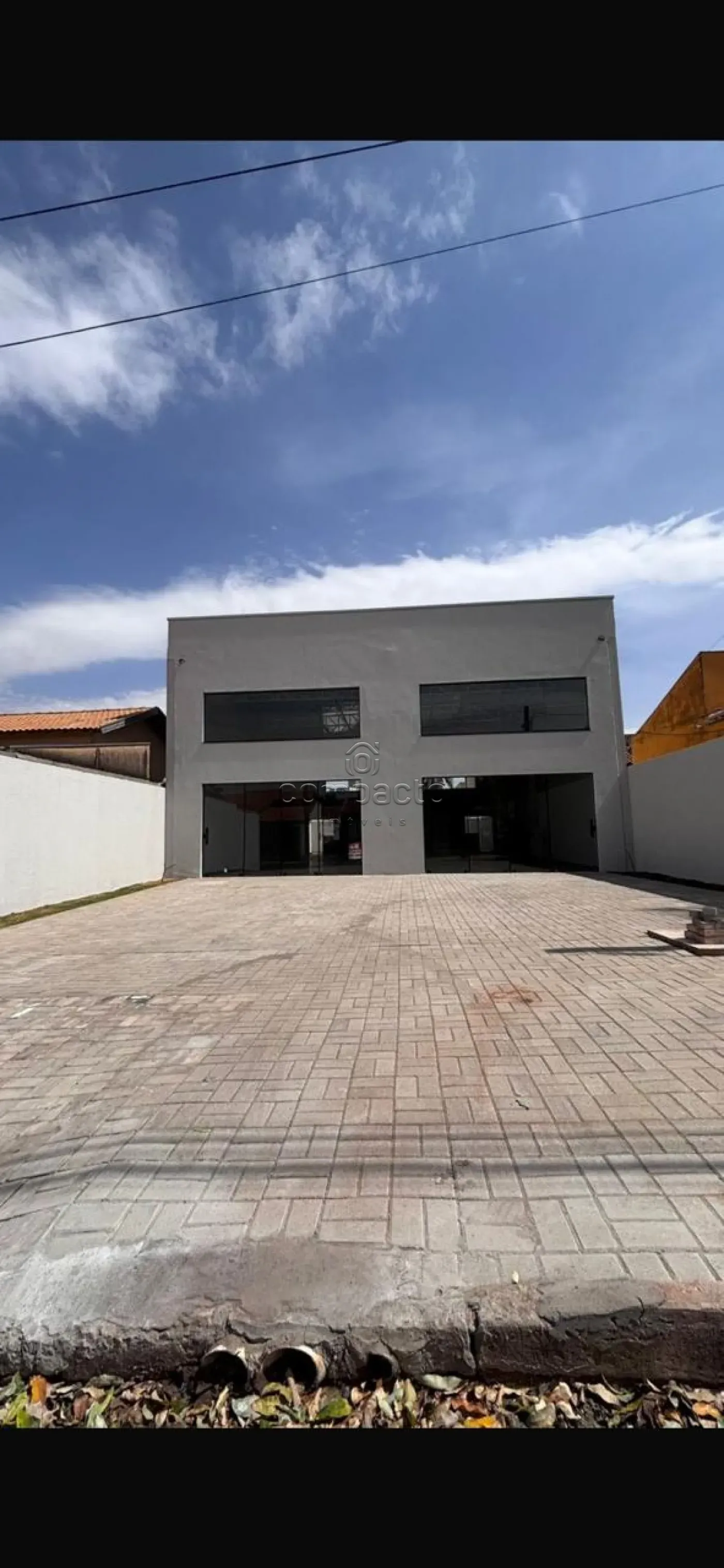 Salão Comercial | 200 m² | 2 Vagas de Garagem | Acessibilidade Total
