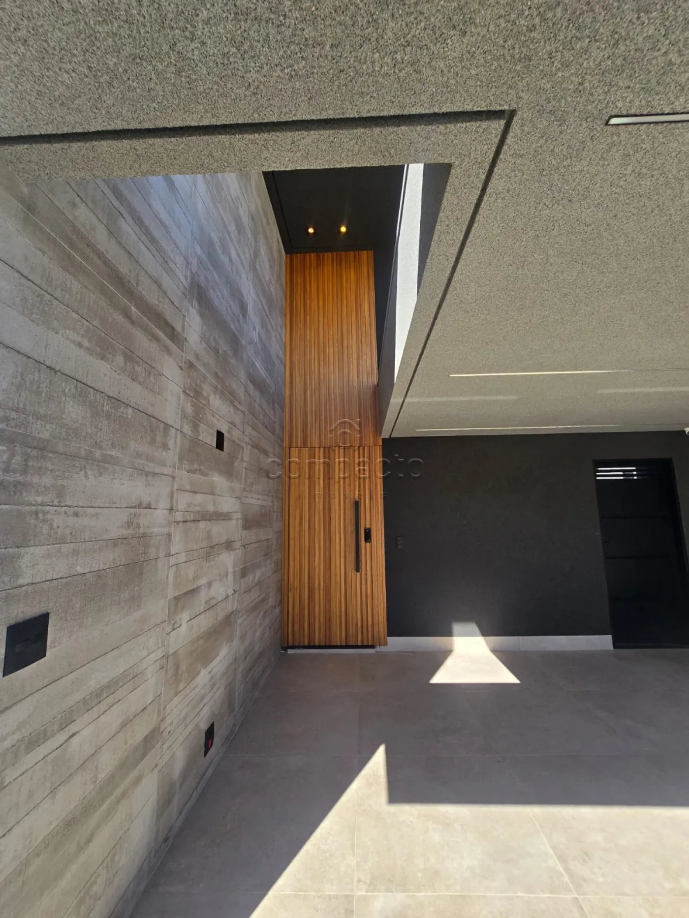 Casa de Alto Padrão | 3 Dormitórios | 1 Suíte | Piscina Aquecida | 127m²