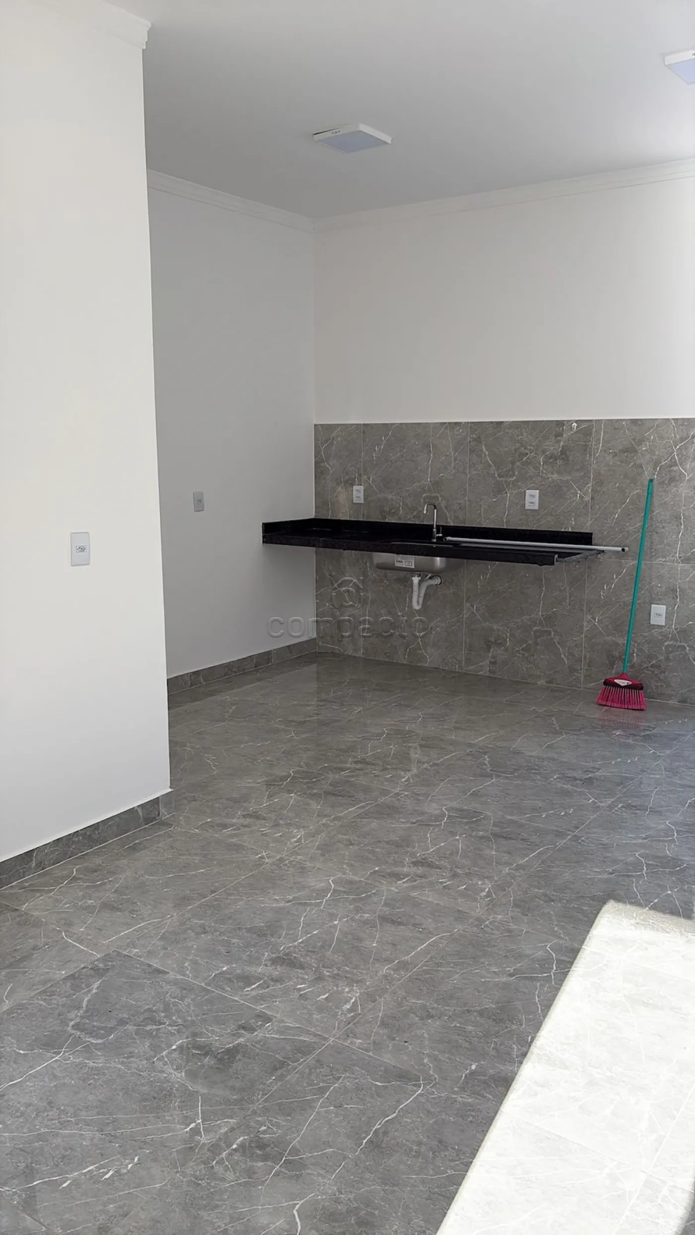 Casa Nova | 2 Dormitórios | 1 Suíte | 83m² | Acabamento de Alto Padrão