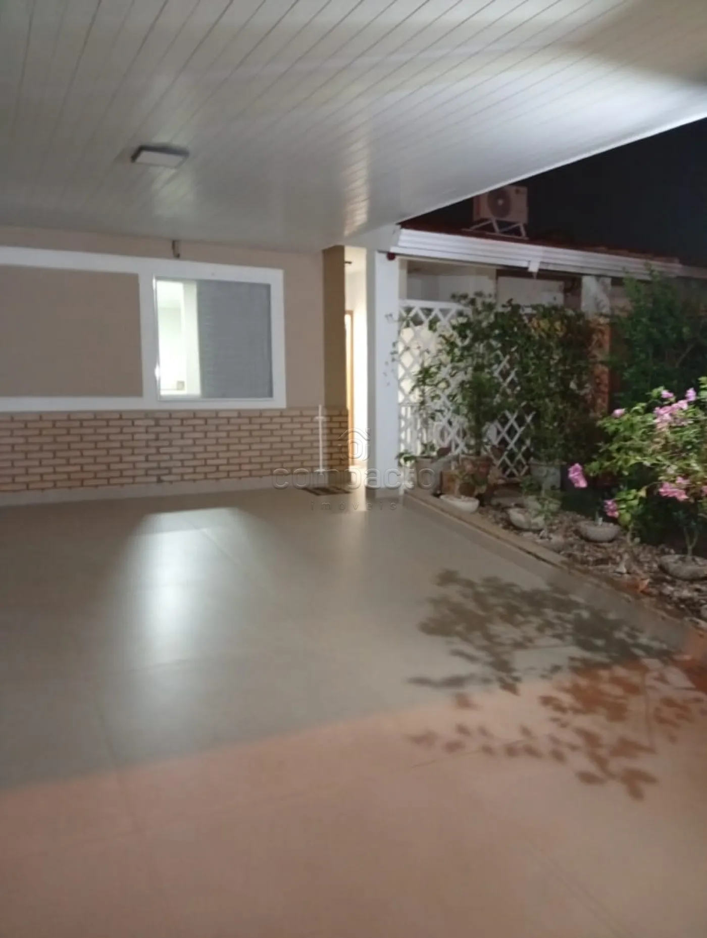 Casa com 3 Dormitórios | Excelente Localização | Energia Fotovoltaica