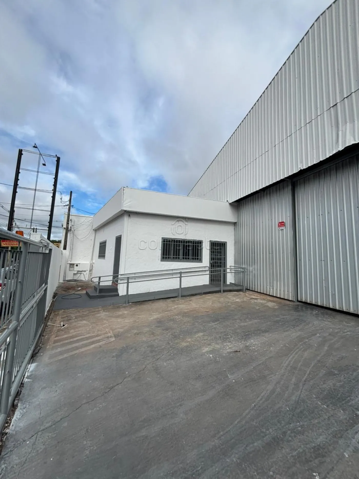 Barracão Comercial | 900m² de Construção | 1.000m² de Terreno | Próximo à Rodovia Washington Luís
