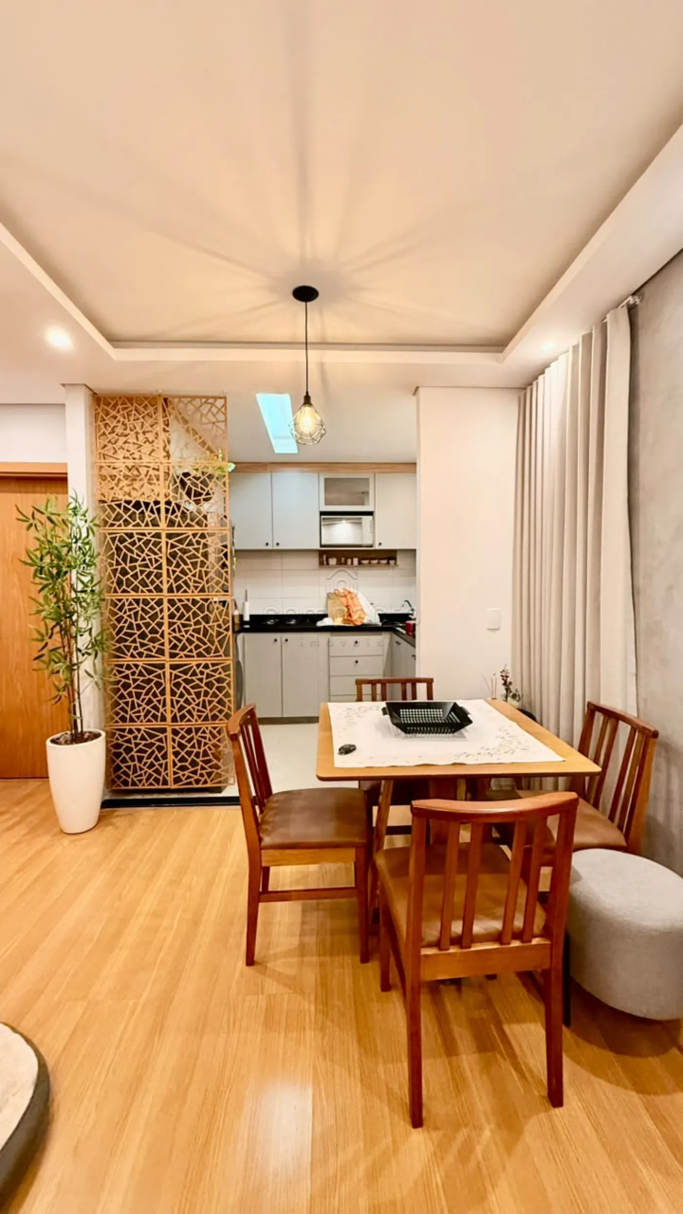 Apartamento 2 Dormitórios | 40m² | 1 Vaga | Pronto para Morar