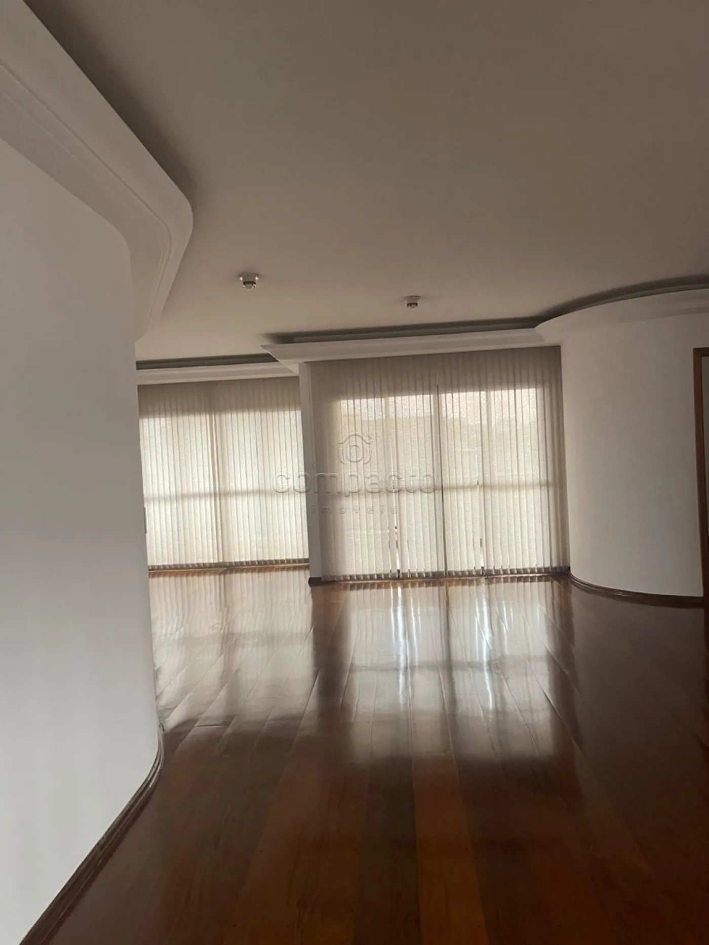 Apartamento 3 Suítes | 190 m² | 2 Vagas Paralelas