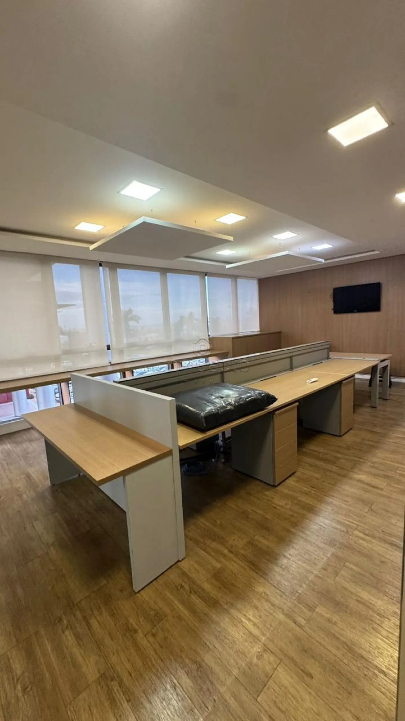 Alugar Comercial / SalaLoja Condom&iacute;nio em S&atilde;o Jos&eacute; do Rio Preto R$ 8.000,00 - Foto 4