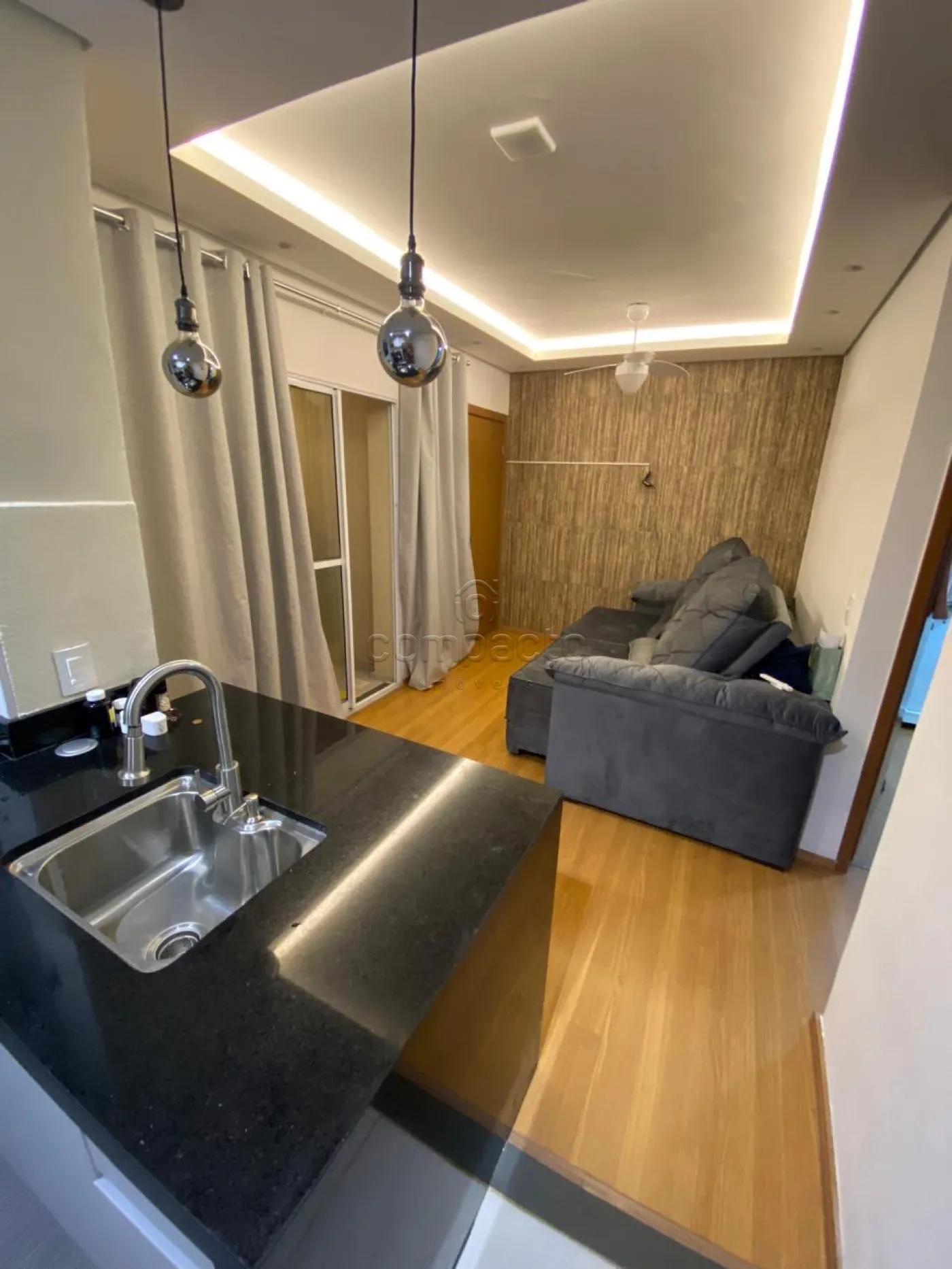 Apartamento para Locação | 2 Quartos | Sacada | Armários Planejados | Zona Norte