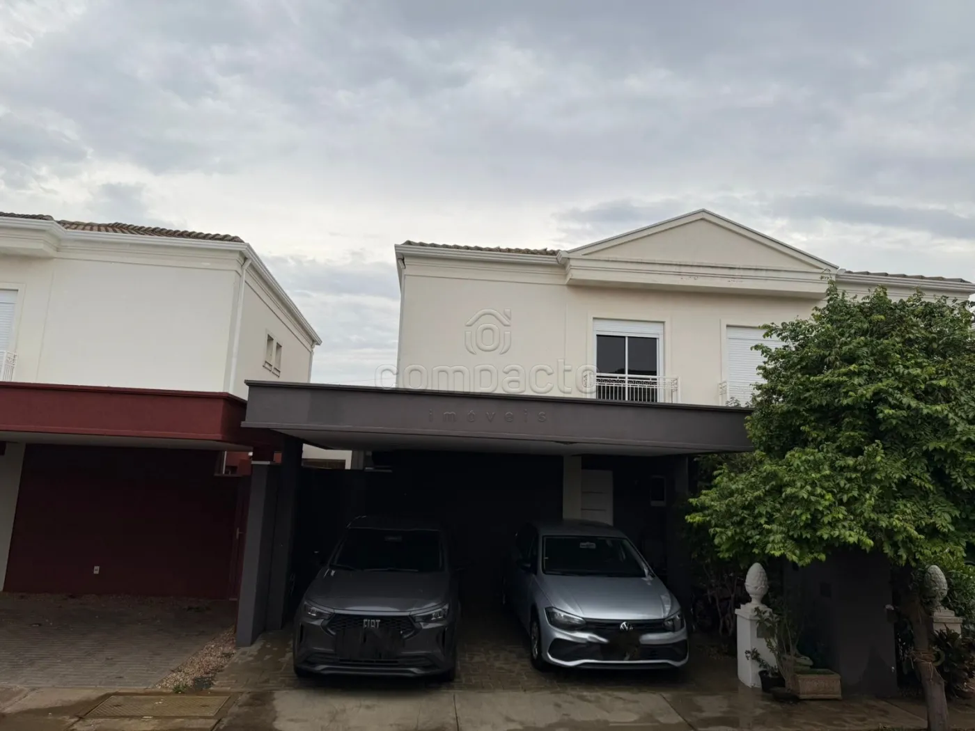 Casa em Condomínio 3 Dormitórios (1 Suíte) | Área Gourmet | Energia Solar