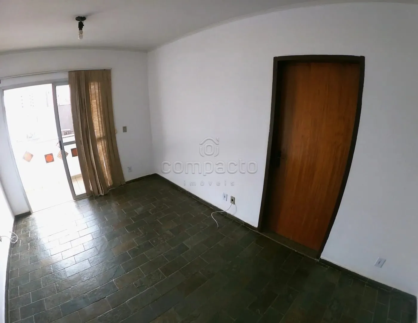 Apartamento à Venda | 1 Quarto | 1 Vaga | Sacada | Elevador