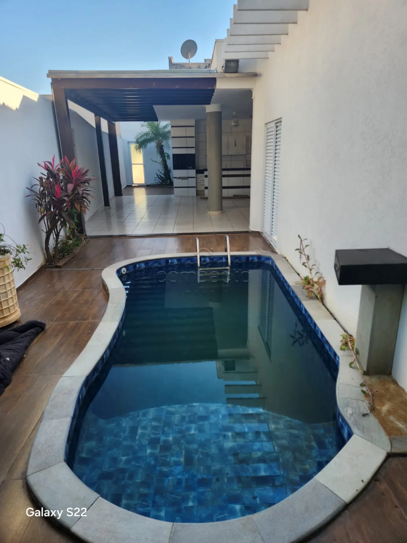 Casa em Condomínio | 3 Suítes | Piscina | Escritório | Lazer Completo