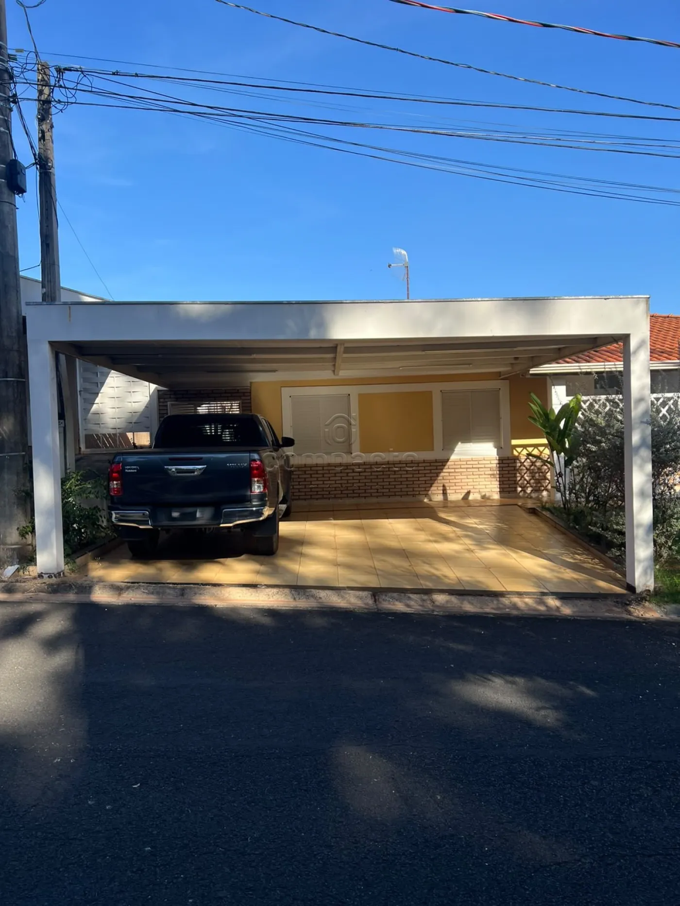 Casa em Condomínio | 3 Quartos | 1 Suíte | 2 Vagas | 120m²