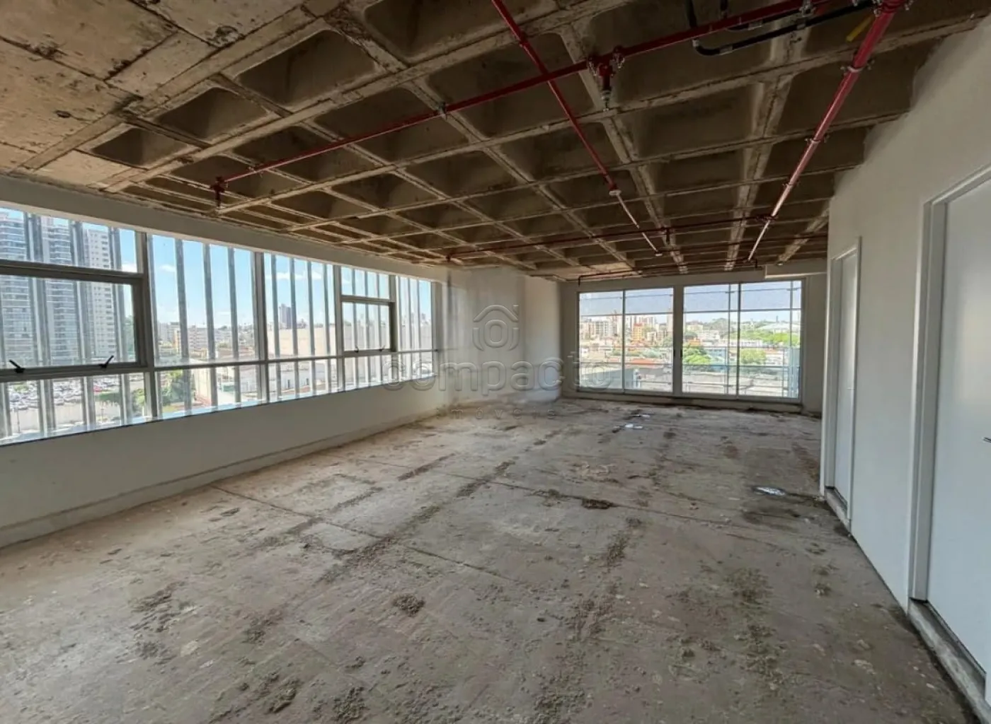 Sala Comercial | Andar Alto | Vista Livre Permanente | Zona Sul