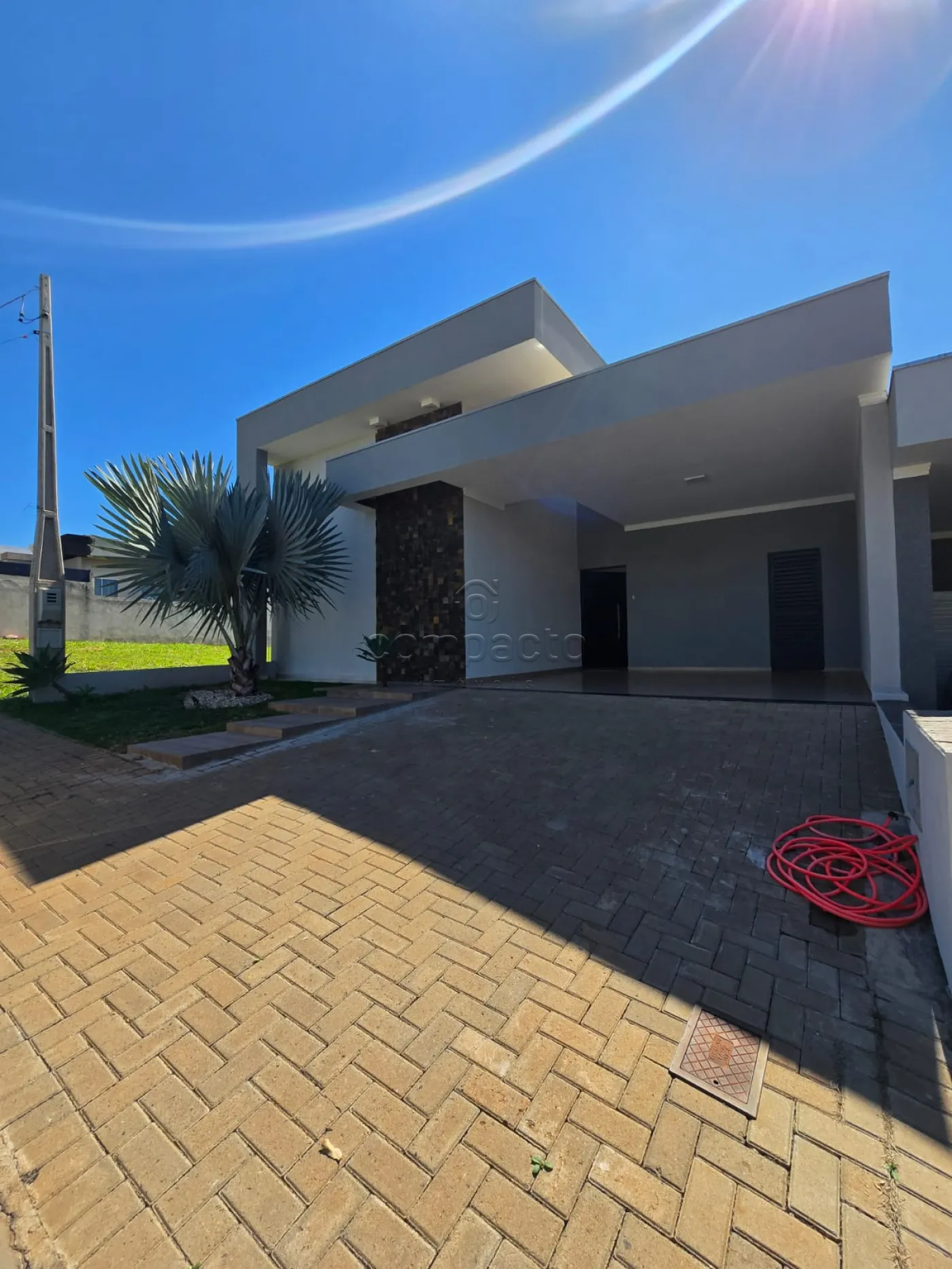 Casa para Venda | 3 Quartos | 1 Suíte | 4 Vagas | 130m² | Zona Norte