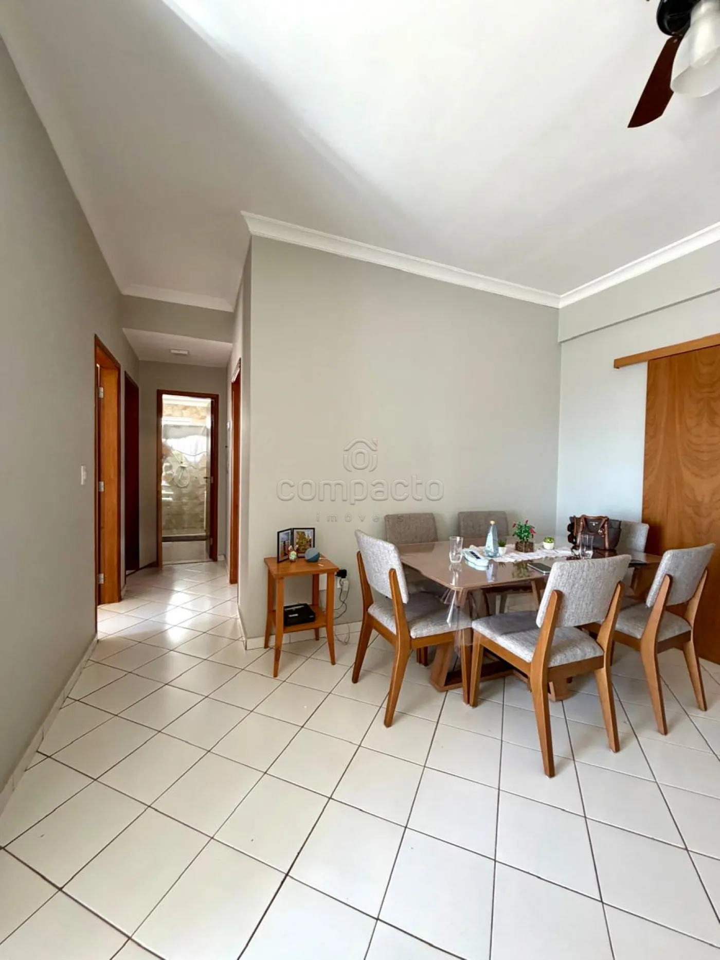 Apartamento 83m² | 3 Dormitórios (1 Suíte) | 2 Vagas | Sacadas | Rico em Armários