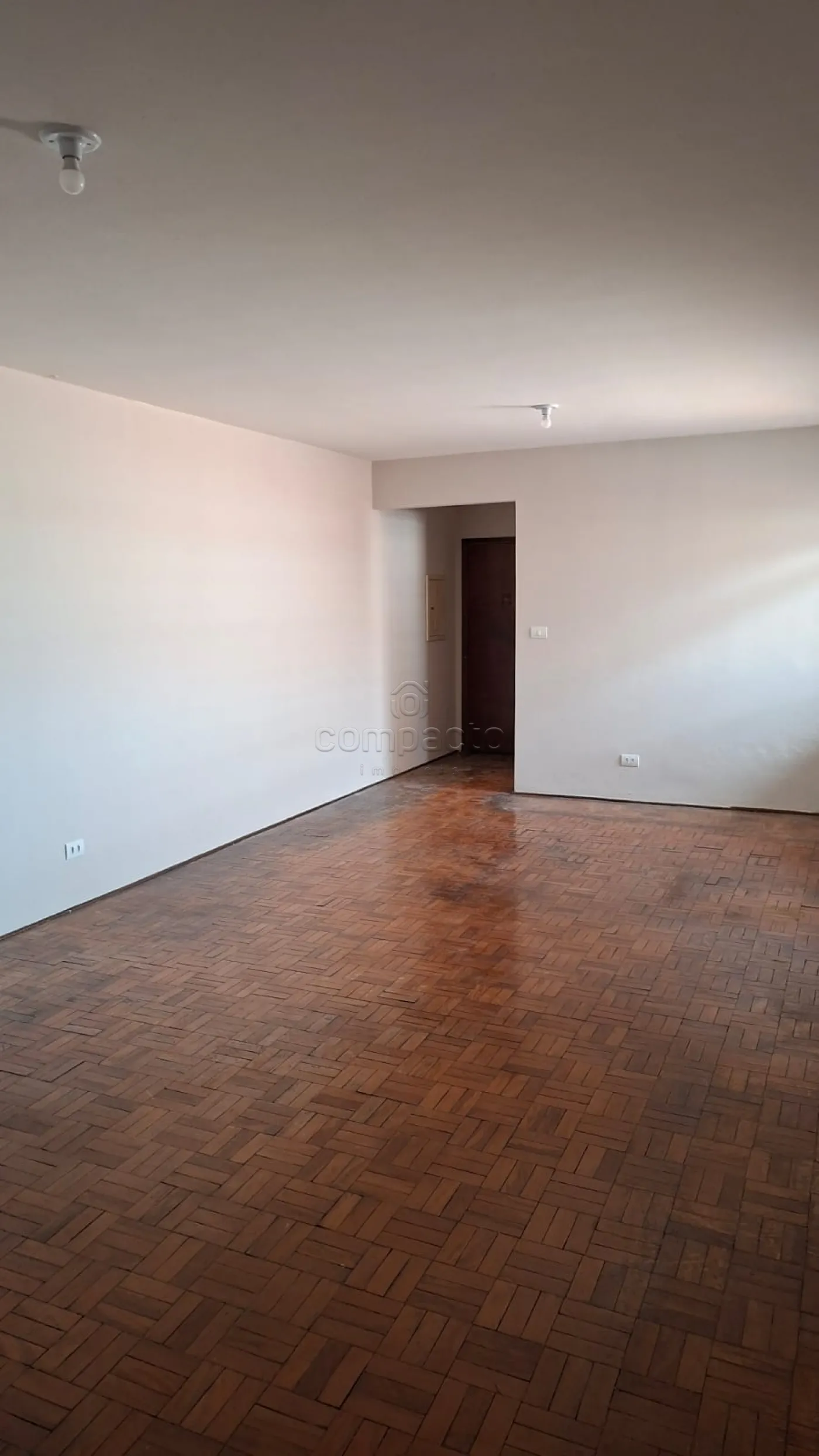 Apartamento para Locação | 3 Quartos | 2 Vagas | 160m² | Zona Central