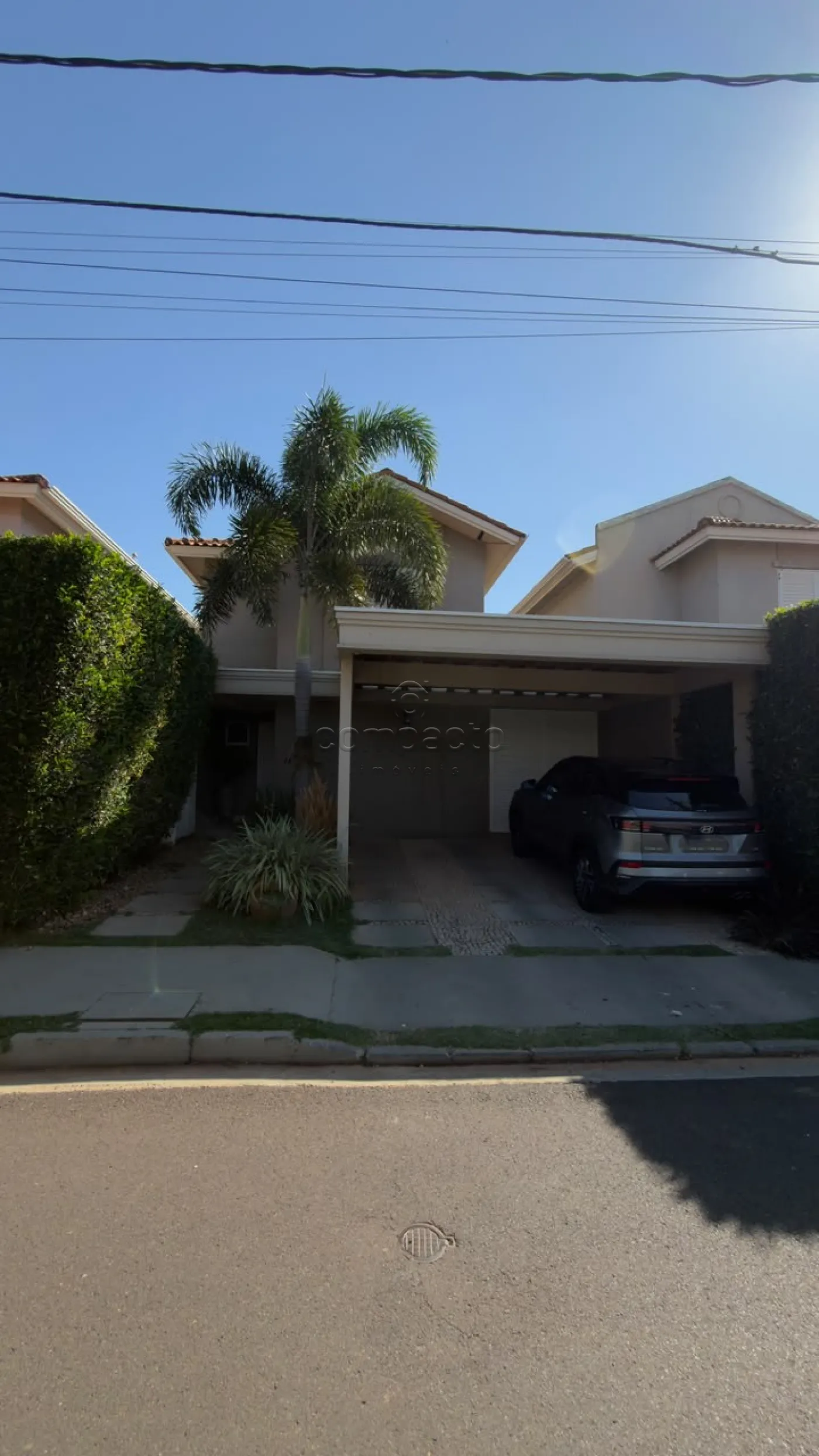 Casa para Locação | 3 Quartos | 1 Suíte | 2 Vagas | 250m² | Zona Sul