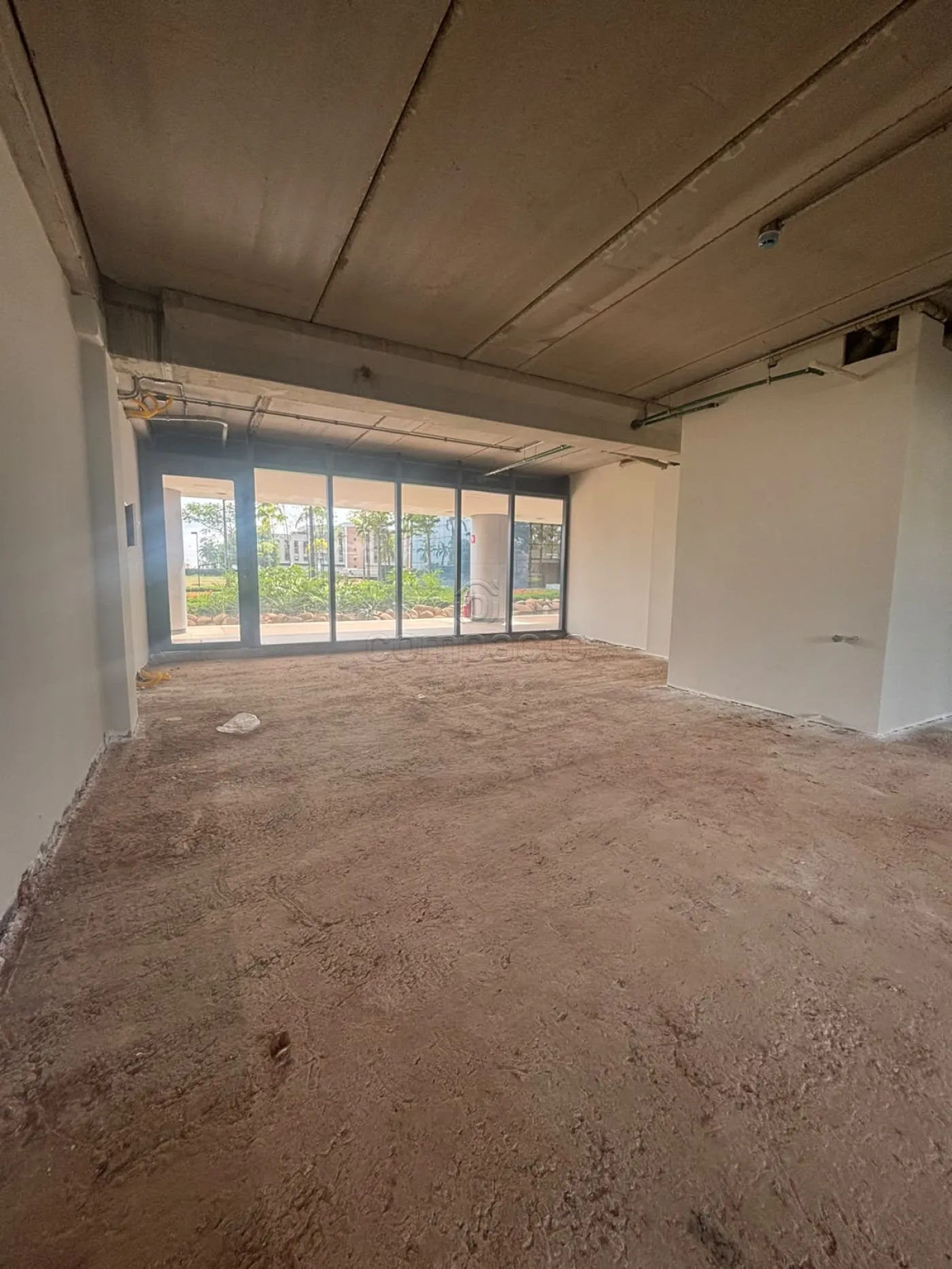 Alugar Comercial / SalaLoja Condom&iacute;nio em S&atilde;o Jos&eacute; do Rio Preto R$ 10.000,00 - Foto 1