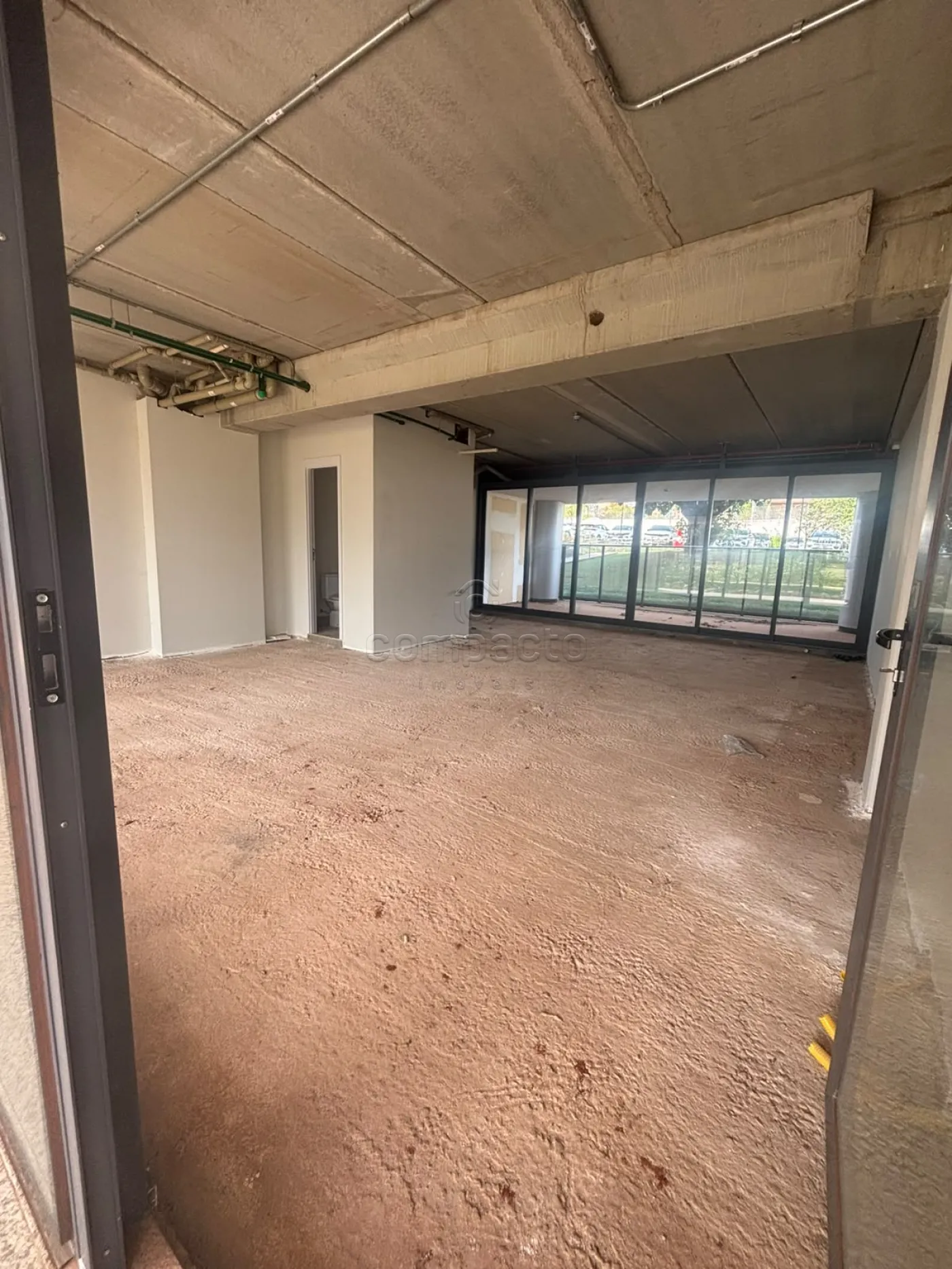 Alugar Comercial / SalaLoja Condom&iacute;nio em S&atilde;o Jos&eacute; do Rio Preto R$ 10.000,00 - Foto 4