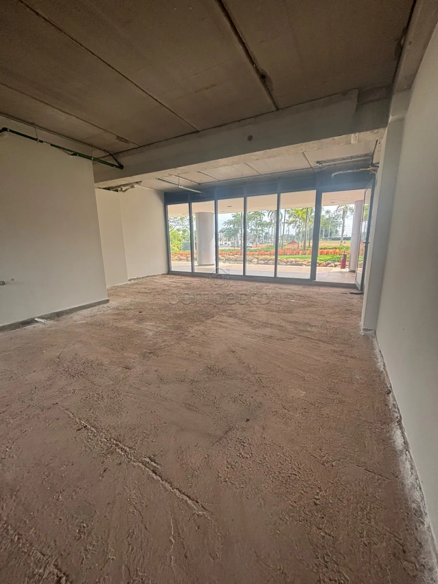 Alugar Comercial / SalaLoja Condom&iacute;nio em S&atilde;o Jos&eacute; do Rio Preto R$ 10.000,00 - Foto 1