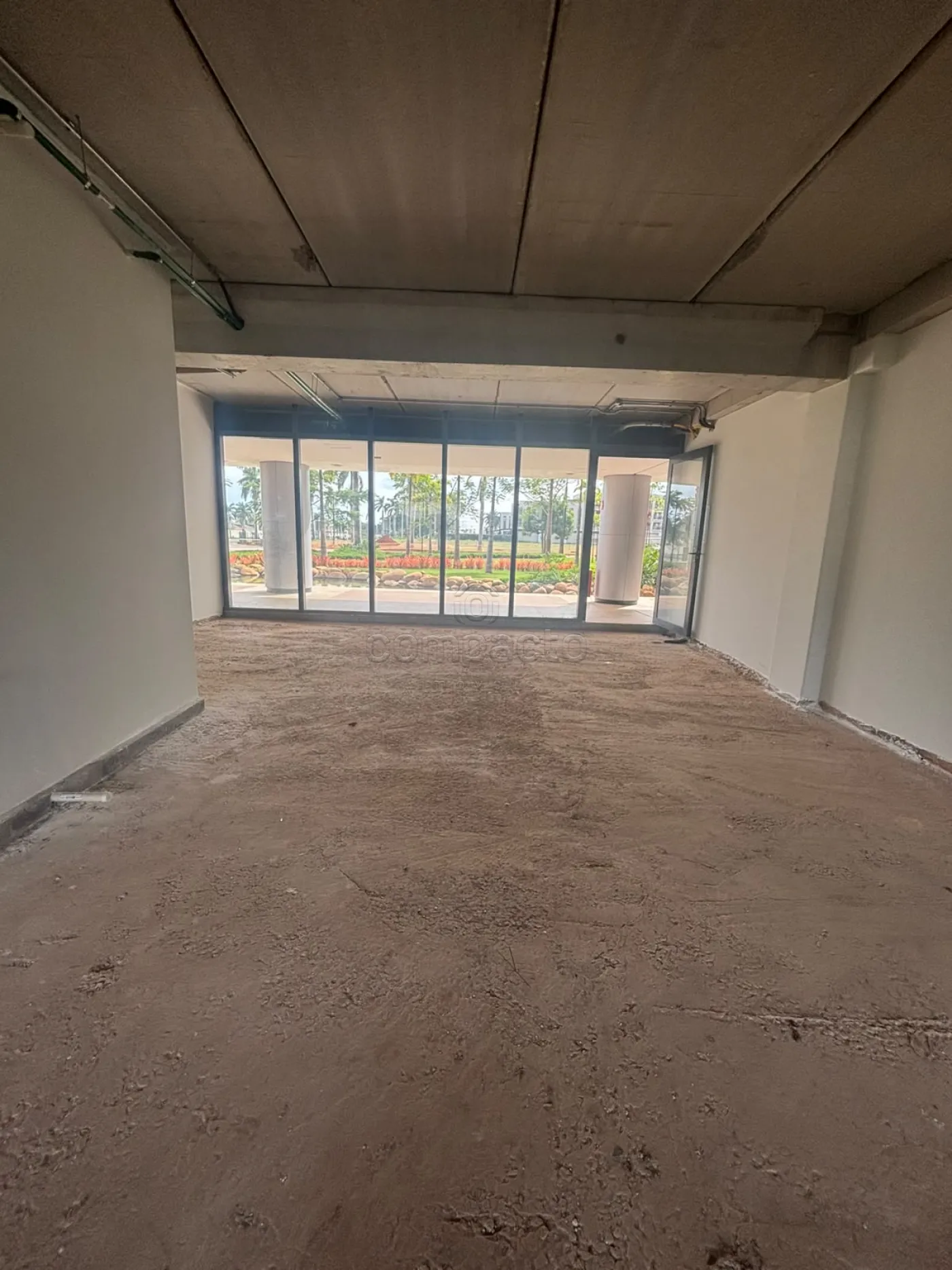 Alugar Comercial / SalaLoja Condom&iacute;nio em S&atilde;o Jos&eacute; do Rio Preto R$ 10.000,00 - Foto 2