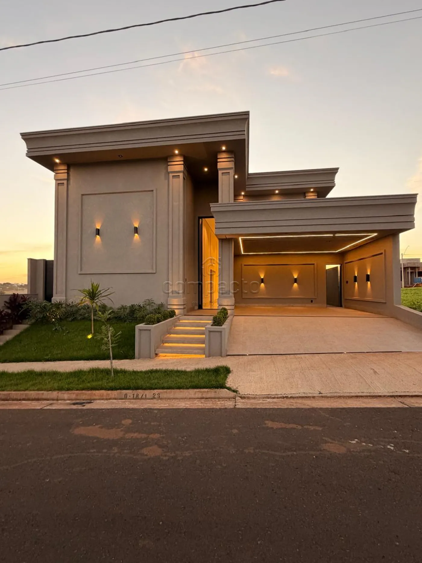Casa Nova | 3 Suítes (1 Master com Closet e Banheira) | Piscina Aquecida | Energia Fotovoltaica