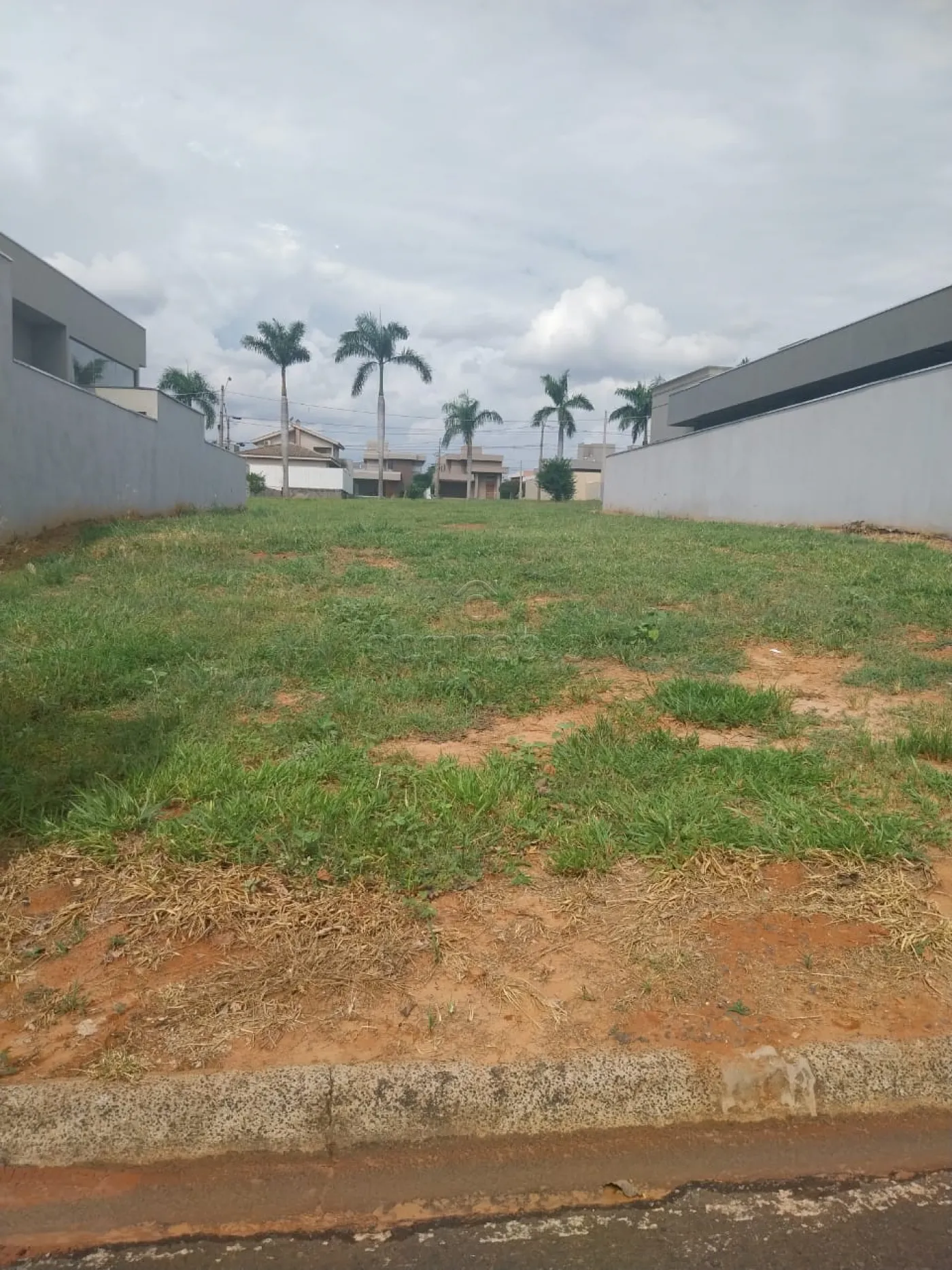 Terreno em Condomínio | 375m² | Condomínio Terra Vista