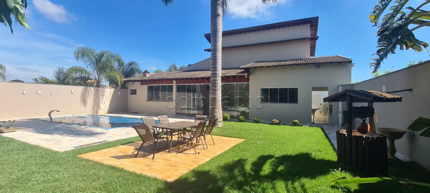 Casa de Alto Padrão | 4 Dormitórios (1 Suíte Master) | Piscina Aquecida | 1.000 m² de Terreno