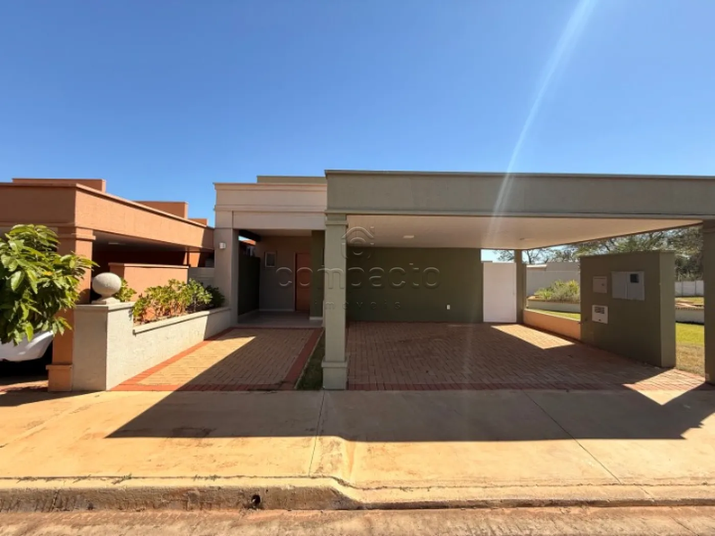 Casa em condomínio fechado com 2 Quartos | 2 Vagas | Bairro Raízes Impperial | Lazer Completo
