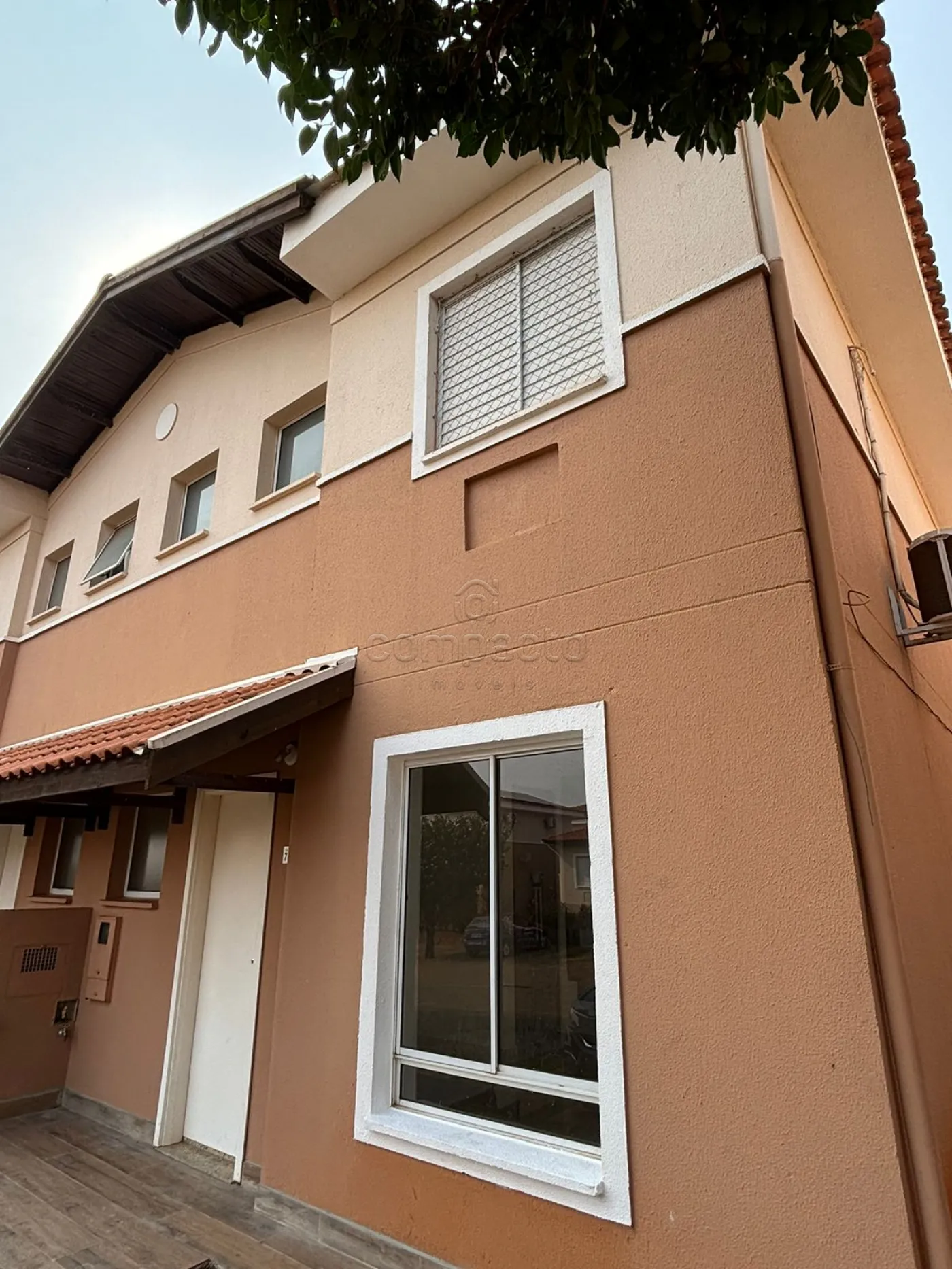 Sobrado em condomínio com 3 Quartos | 2 Vagas | Bairro Giardino II | Lazer Completo