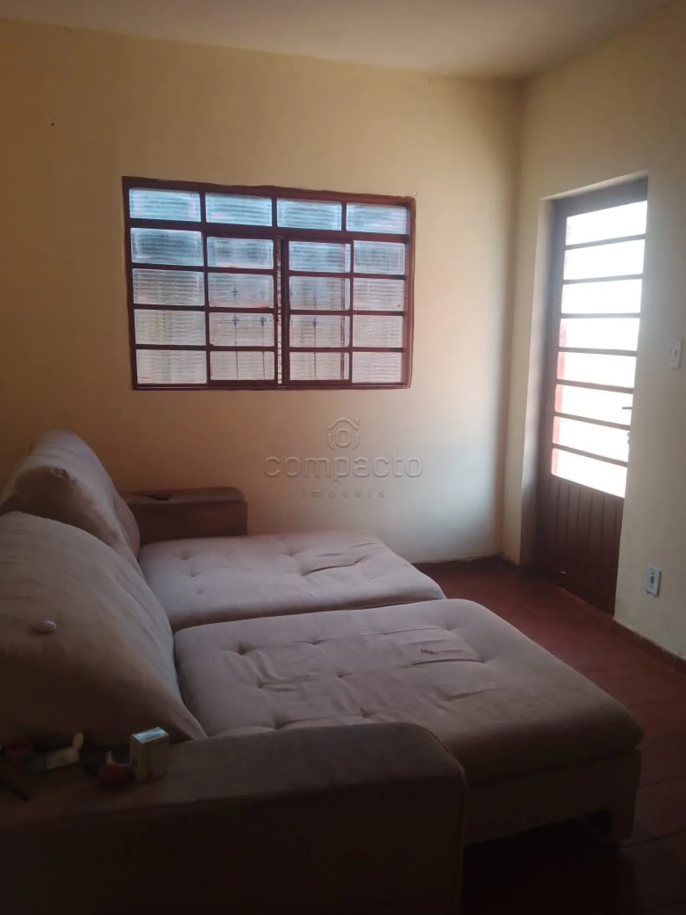 Casa com Edícula | Terreno de 200 m² | Excelente Localização