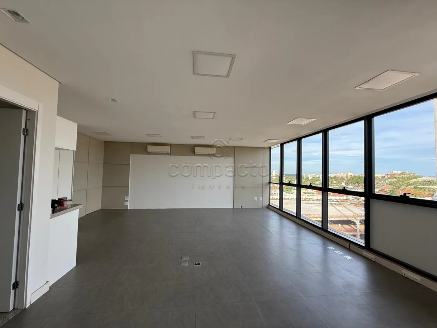Alugar Comercial / SalaLoja Condom&iacute;nio em S&atilde;o Jos&eacute; do Rio Preto R$ 8.500,00 - Foto 1