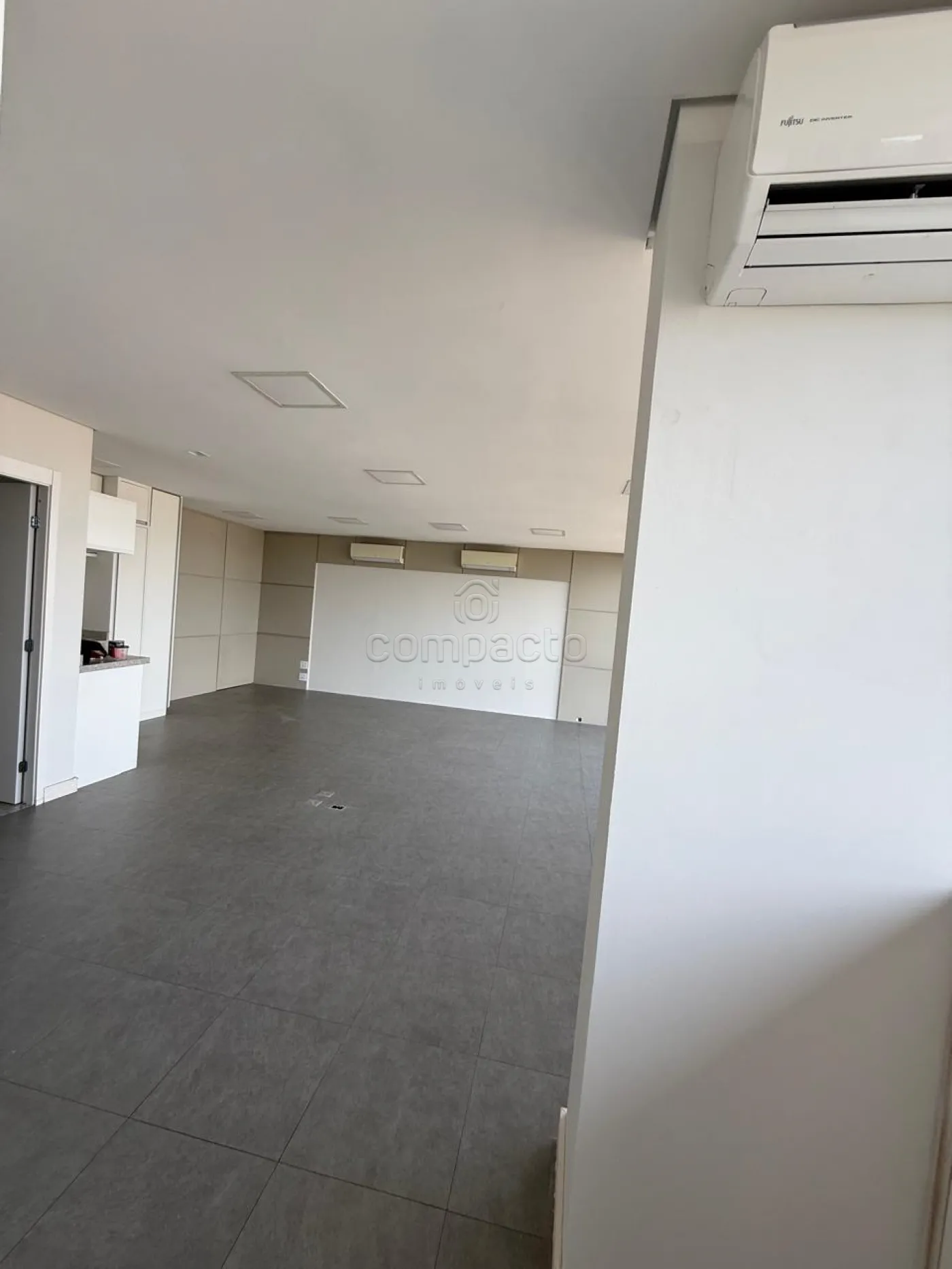 Alugar Comercial / SalaLoja Condom&iacute;nio em S&atilde;o Jos&eacute; do Rio Preto R$ 8.500,00 - Foto 3