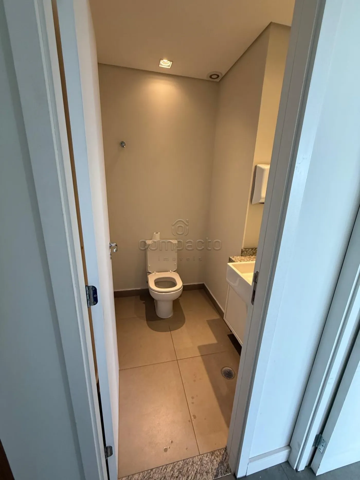 Alugar Comercial / SalaLoja Condom&iacute;nio em S&atilde;o Jos&eacute; do Rio Preto R$ 8.500,00 - Foto 19