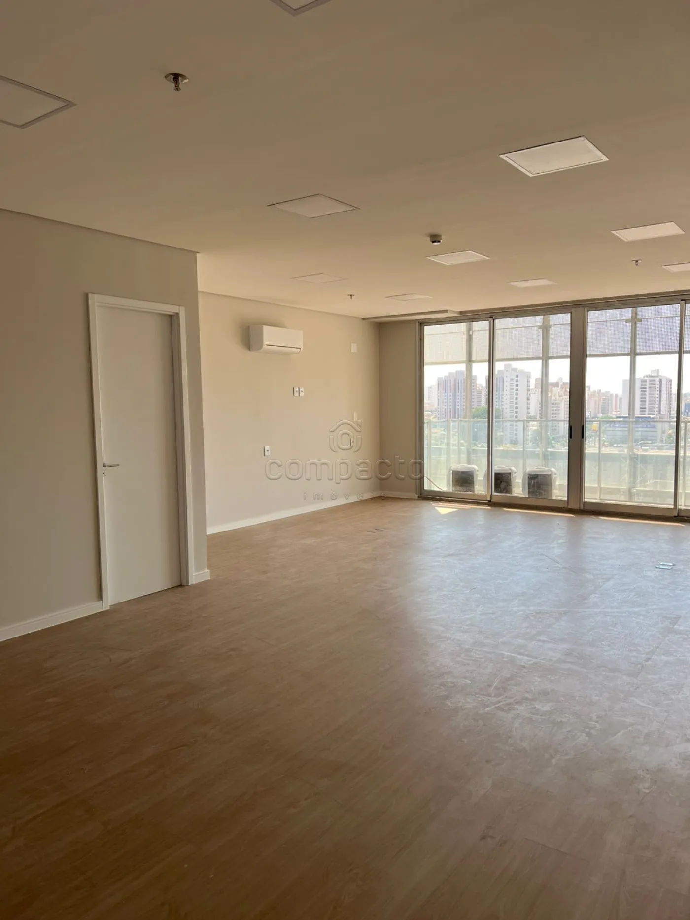 Alugar Comercial / SalaLoja Condom&iacute;nio em S&atilde;o Jos&eacute; do Rio Preto R$ 6.500,00 - Foto 5