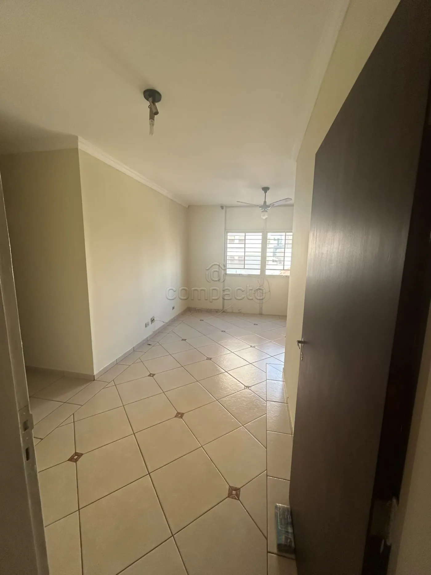 Apartamento com 2 Quartos | 1 Vaga | Bairro Centro