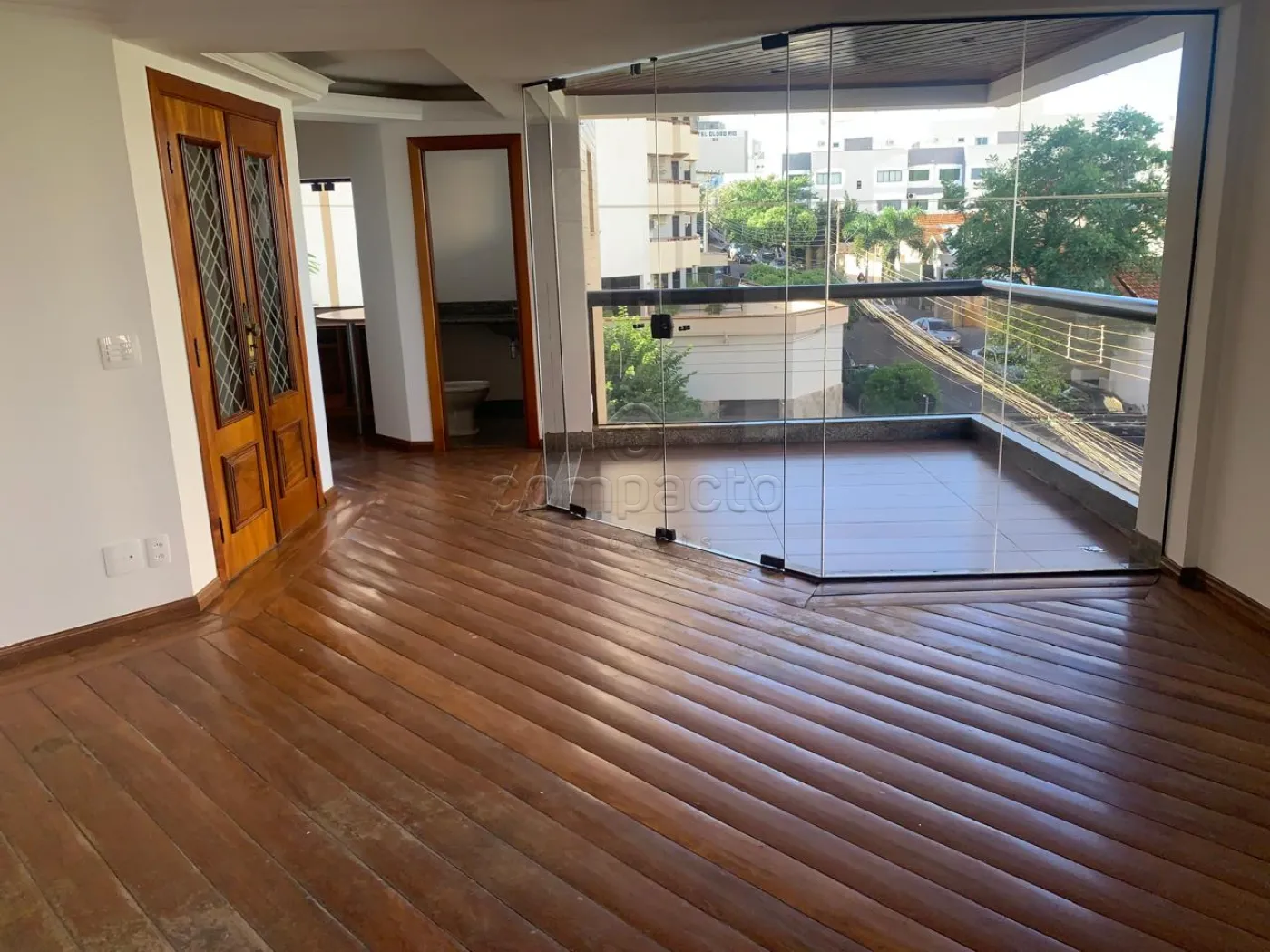 Apartamento 3 Quartos | 2 Vagas | 215m² | Bairro Centro