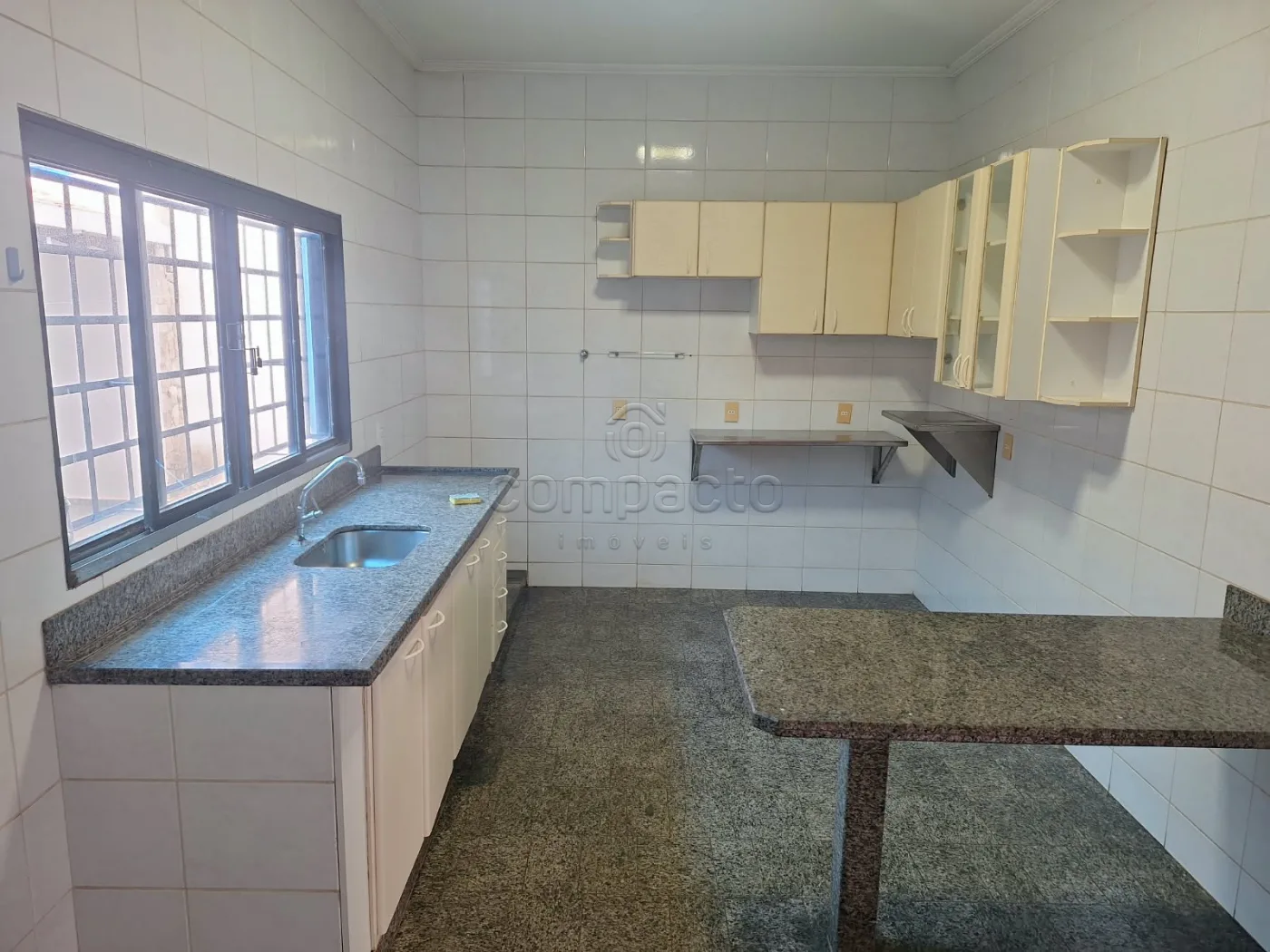 Alugar Casa / Padr&atilde;o em S&atilde;o Jos&eacute; do Rio Preto R$ 3.000,00 - Foto 4