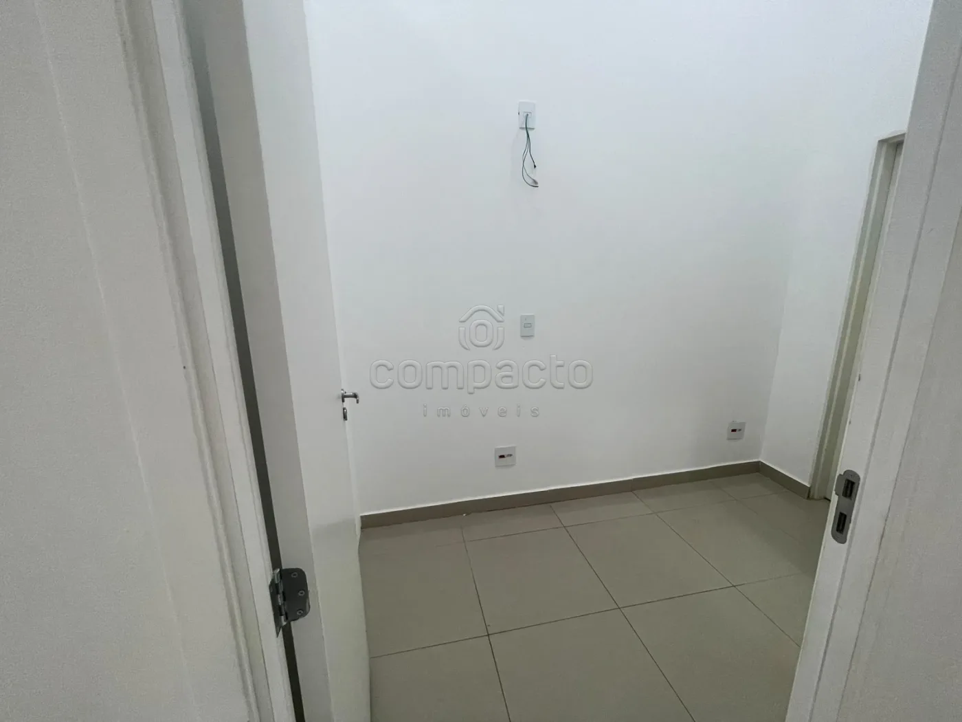 Alugar Comercial / Loja em Mirassol R$ 1.600,00 - Foto 17