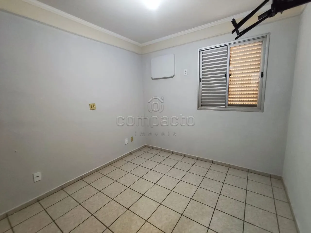 Alugar Apartamento / Padr&atilde;o em S&atilde;o Jos&eacute; do Rio Preto R$ 1.500,00 - Foto 12